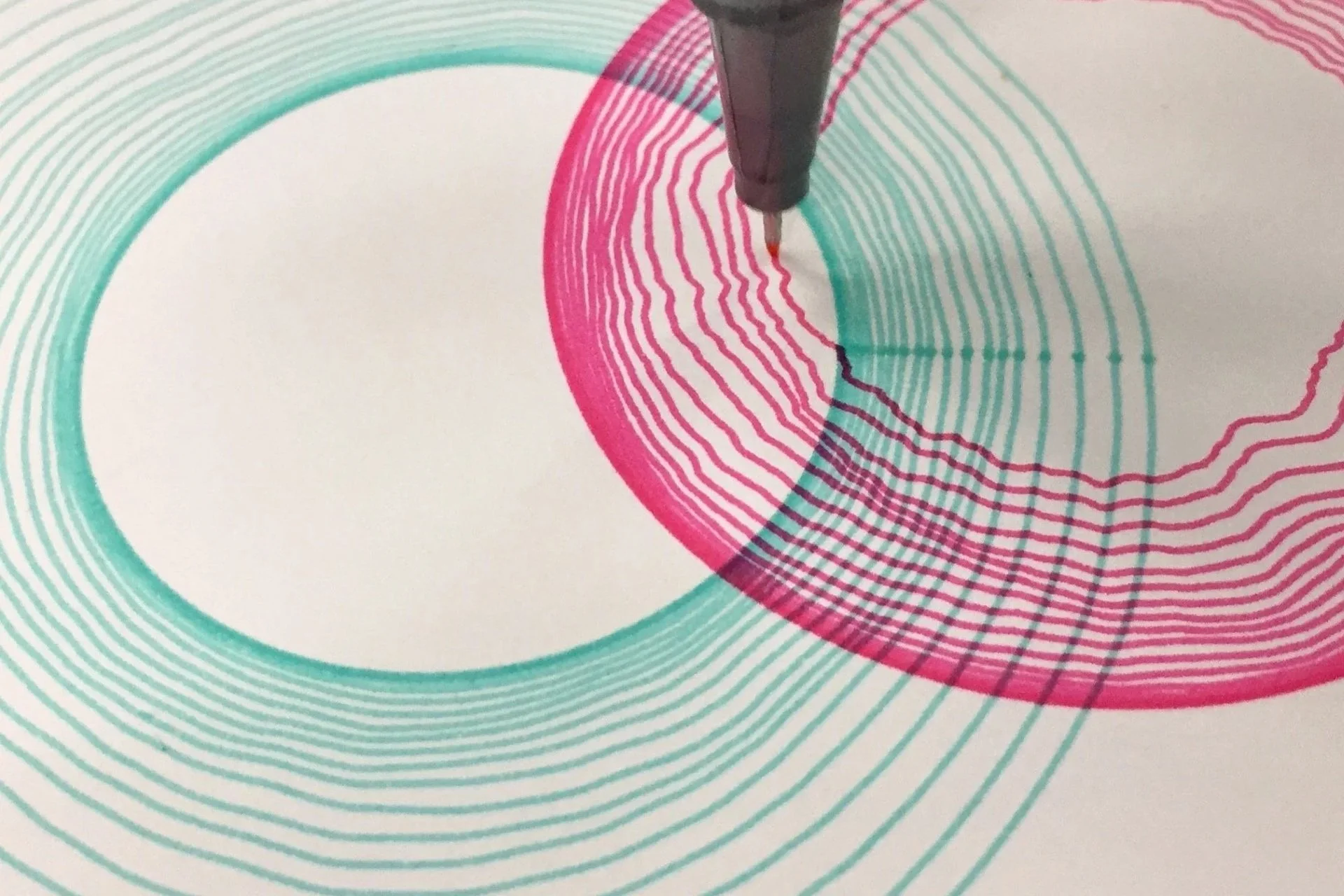 Plotterbot+drawing+machine.+Image+Mitchell+Whitelaw.jpg
