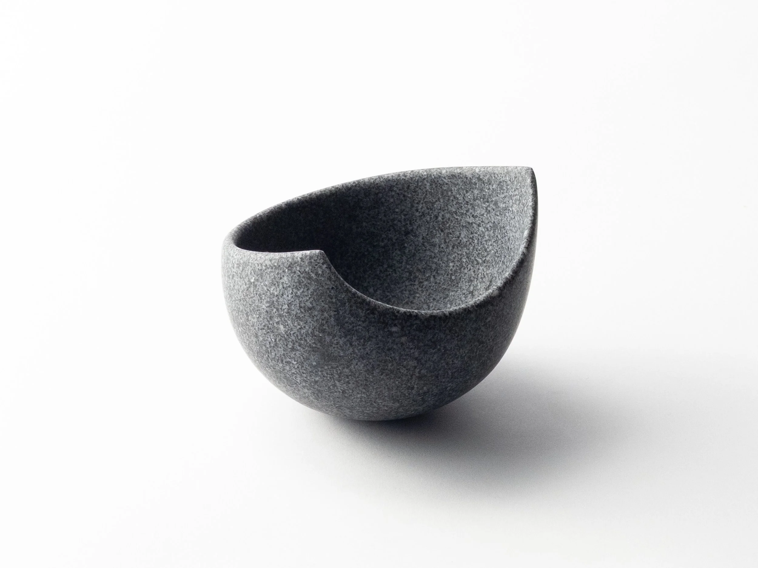 Sendon Blackwood, aki, 2026, 10 x 10 x 9 cm. Image courtesy of the artist..jpg