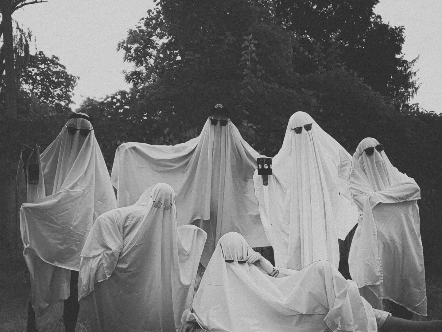 Happy Summer-ween!!! And happy belated birthday, Julia. You may be younger than me, but you definitely have a soul of a 64 year old woman. 🎉🎂🥳