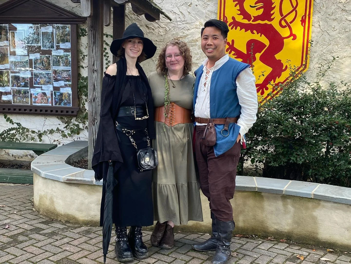 A witch, a botanist, and a [hat-less] poet walks into a tavern together&hellip; they meet a fairy and a ranger&hellip; 

🧙🏻&zwj;♀️🪴🪶🧚🏻&zwj;♀️🏹
