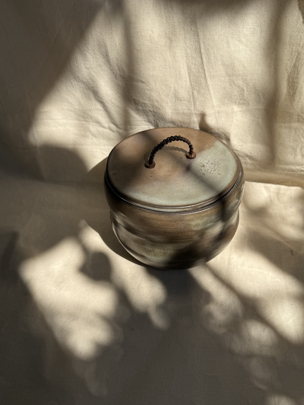 blobby-lidded-jar-05.png