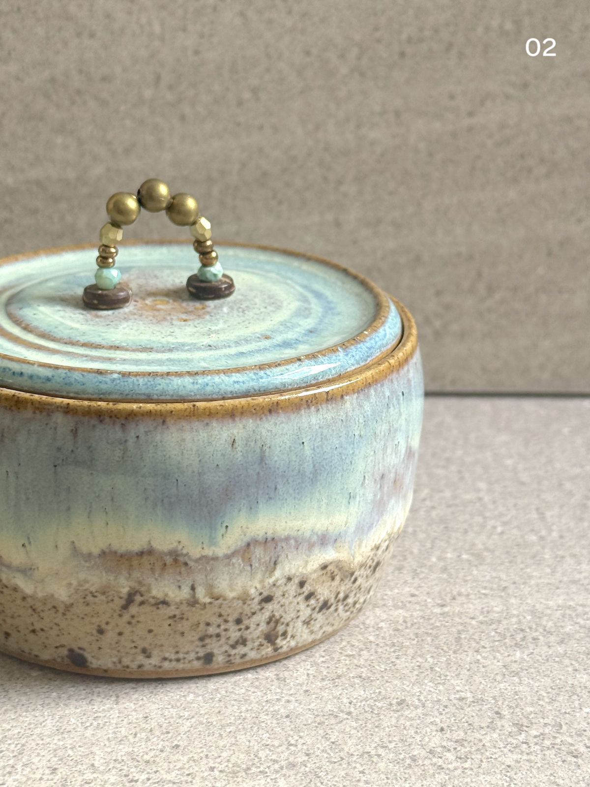 products-liddedvessel-turquoise02.png
