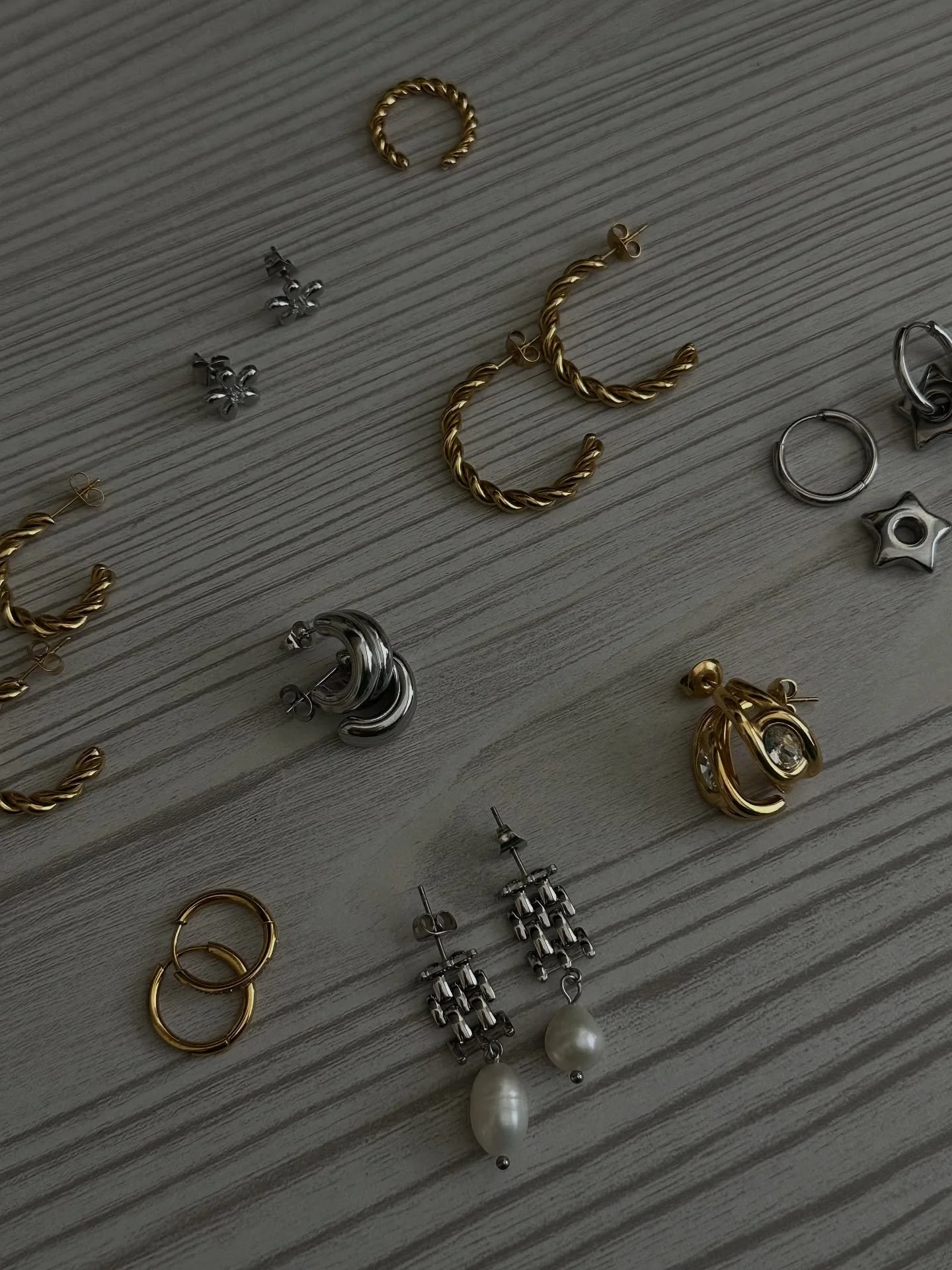 🎶 Do you remember&hellip; We have earrings for any occasion: bold, subtle, and timeless✨

We have gold &amp; silver metals💛

shop foreternityshop.com