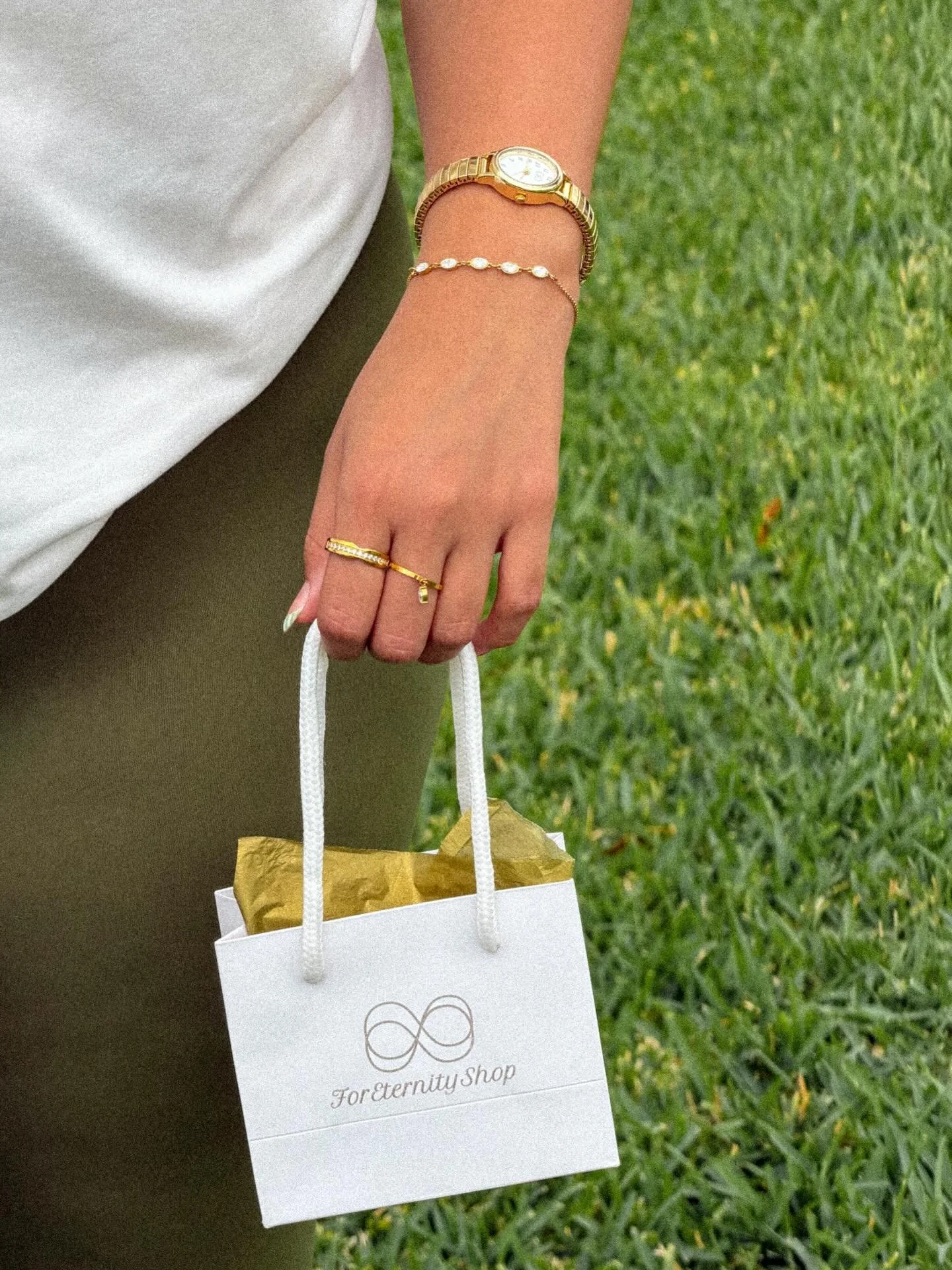 who&rsquo;s that girl?&hellip; just your new favorite jewelry stop ✨

#foreternityshop #shoplocal #everydayjewelry