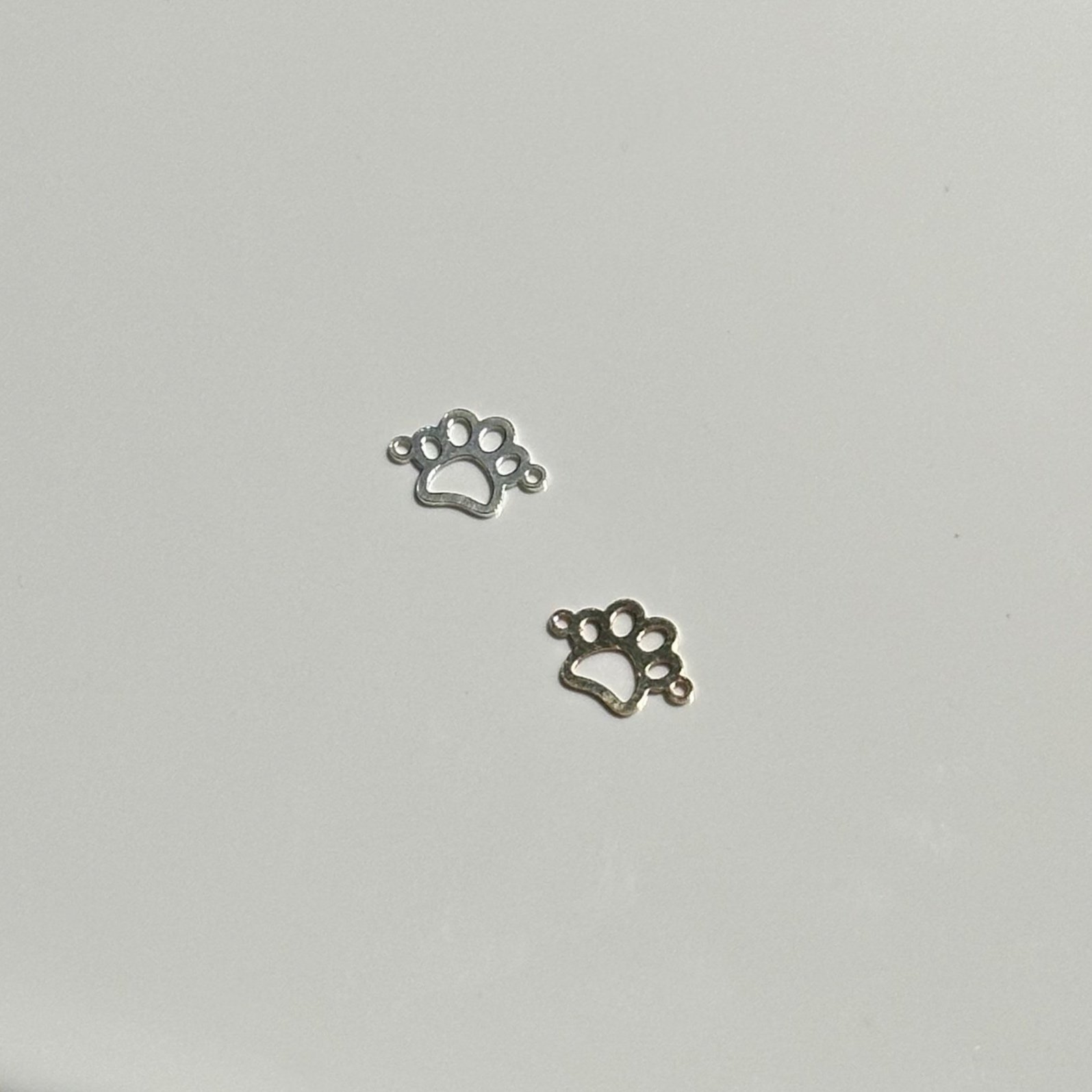 Paw Print Connector