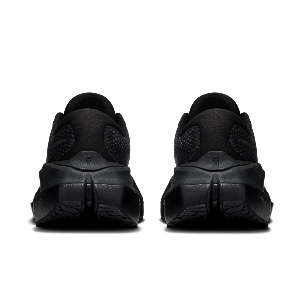 Create Small PNG-3WG30161043-cloudrunner_3_max-fw26-black_black-w-1x1-g5.png