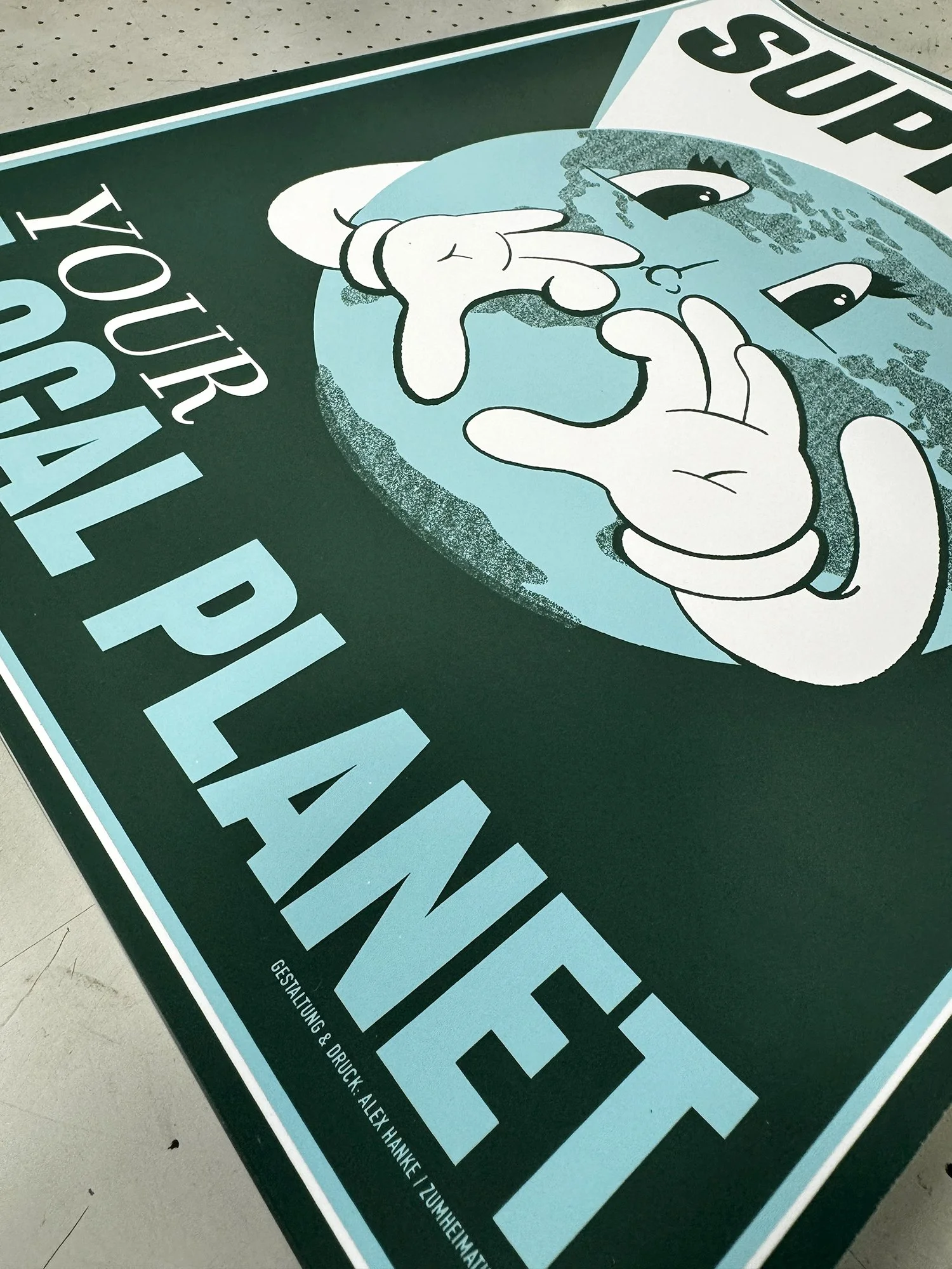 Green earth silk screen close up