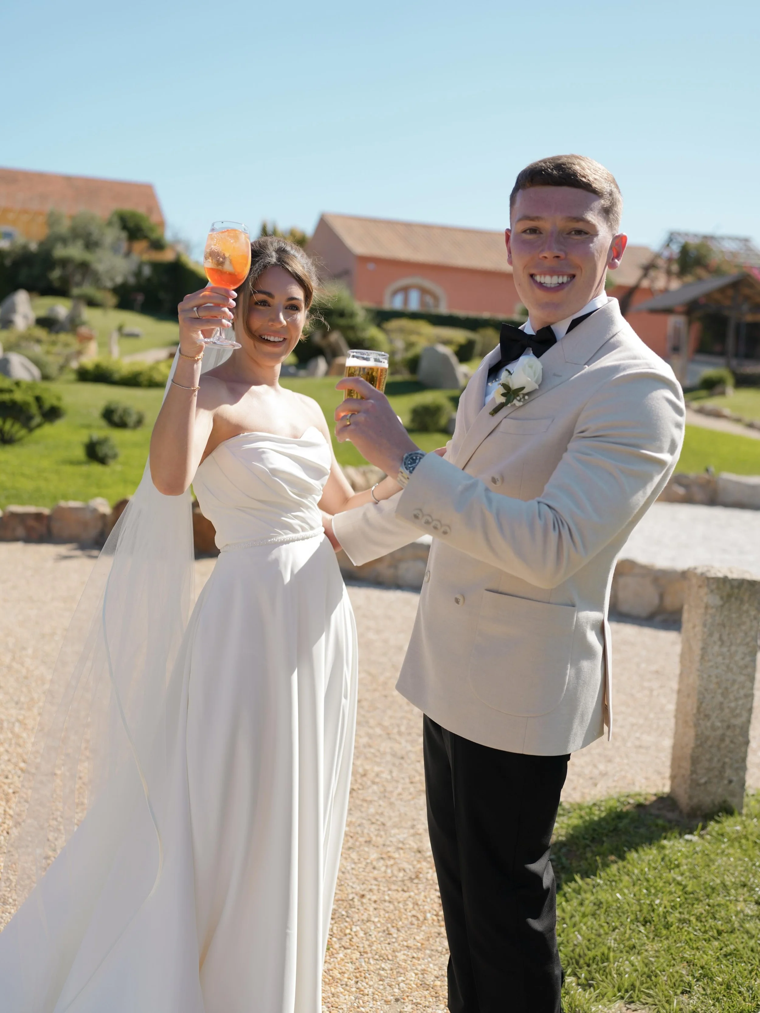 Introducing the Wootts.

Starting your next chapter in the Algarve was a no-brainer from the start. 

Your favourite place.
Your favourite people (just missing Hugo!).
And a whole lot of memories made in the space of a week!

📸 @carolinaoverseaproje