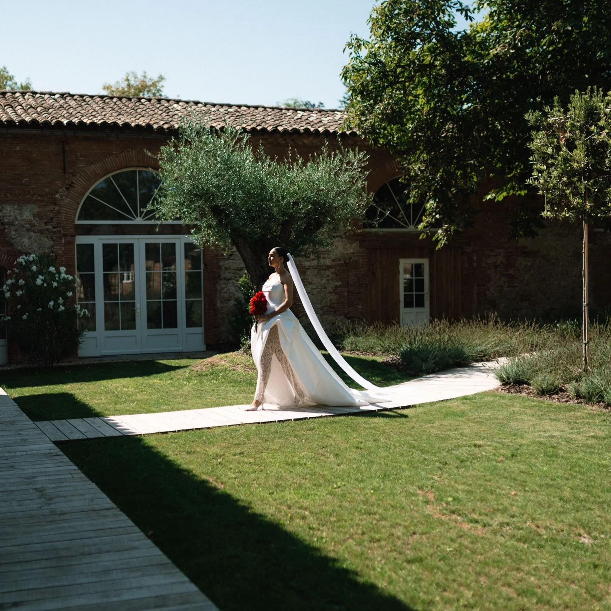 Not just any wedding.

But Marin &amp; Sam&rsquo;s North London love takeover of Toulouse. 

Bold, red statement florals meet crisp white linen and French chateau features. 

Inspo straight from Marin&rsquo;s boards to reality, somewhere between Vict