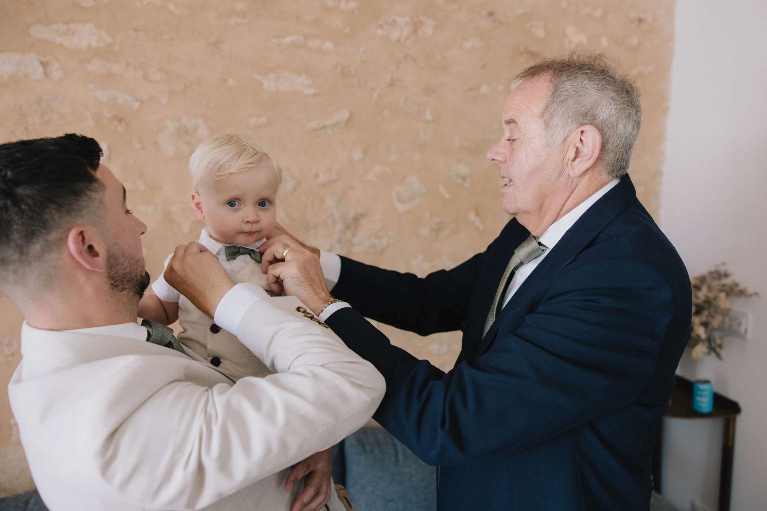 mallorca-destination-wedding-groom-getting-ready.jpg