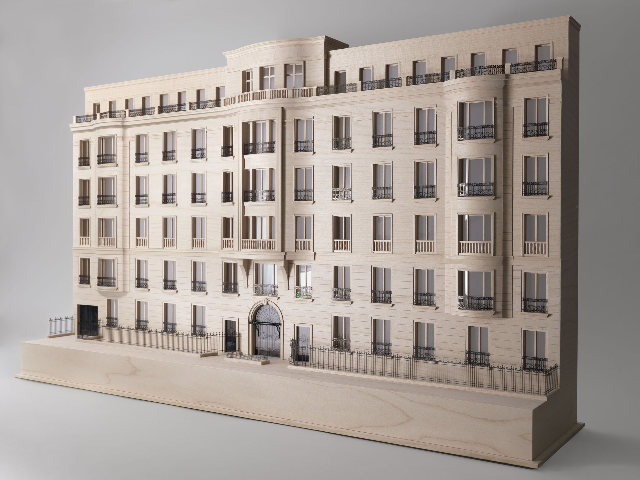 Eisenzahnstrasse 1, Berlin, Ralf Schmitz GmbH , Sebastian Treese Architektur , Luxuury at home, Bottega Veneta , premium reel estate , Berlin , Modell Holz, Entwurf
