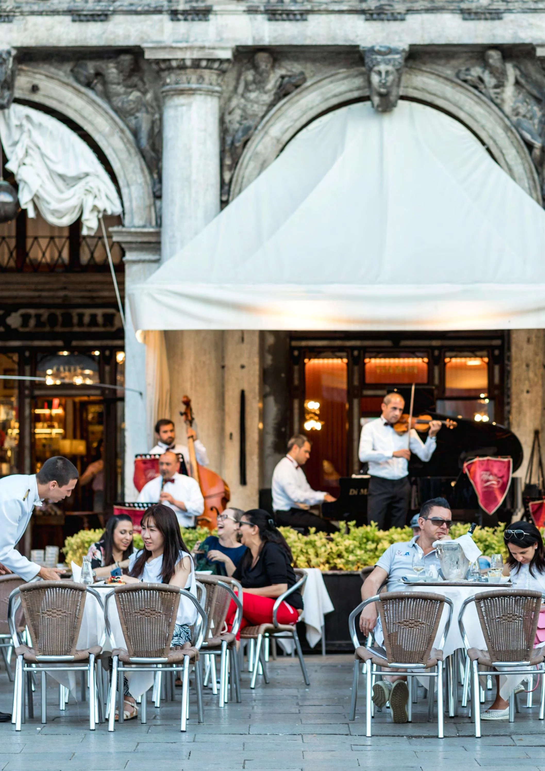 The Art of Italian Cafés