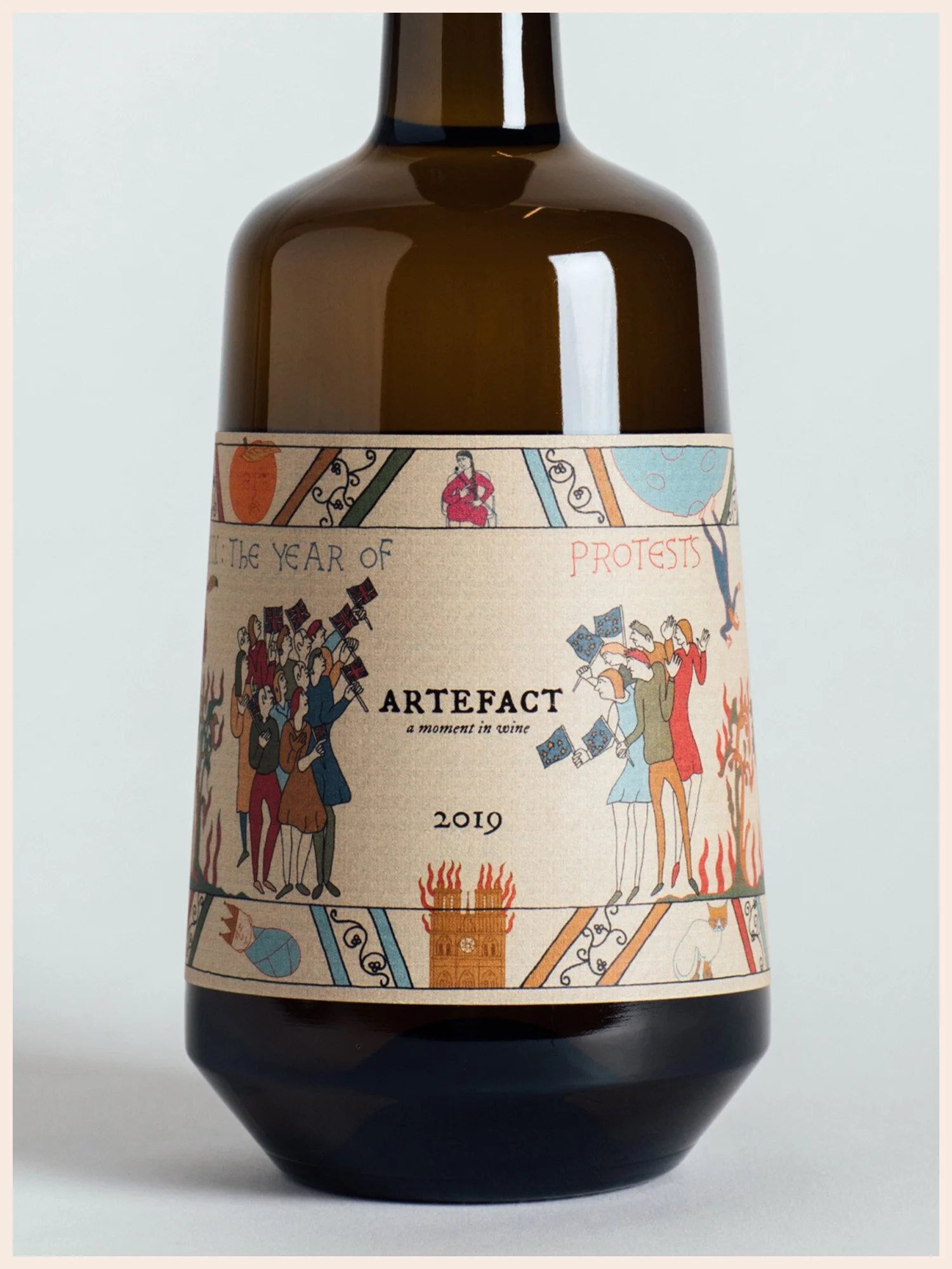 Artefact Wine A Moment in Wine 2019 Bacchus Bottle Bayeux Tapestry Label Image 2