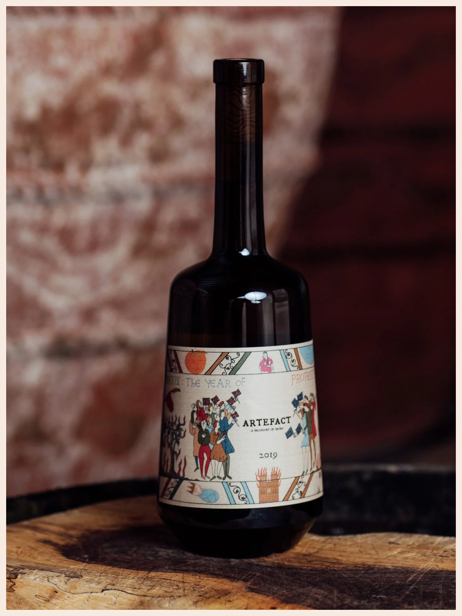 Artefact Wine A Moment in Wine 2019 Bacchus Bottle Bayeux Tapestry Label Image 3