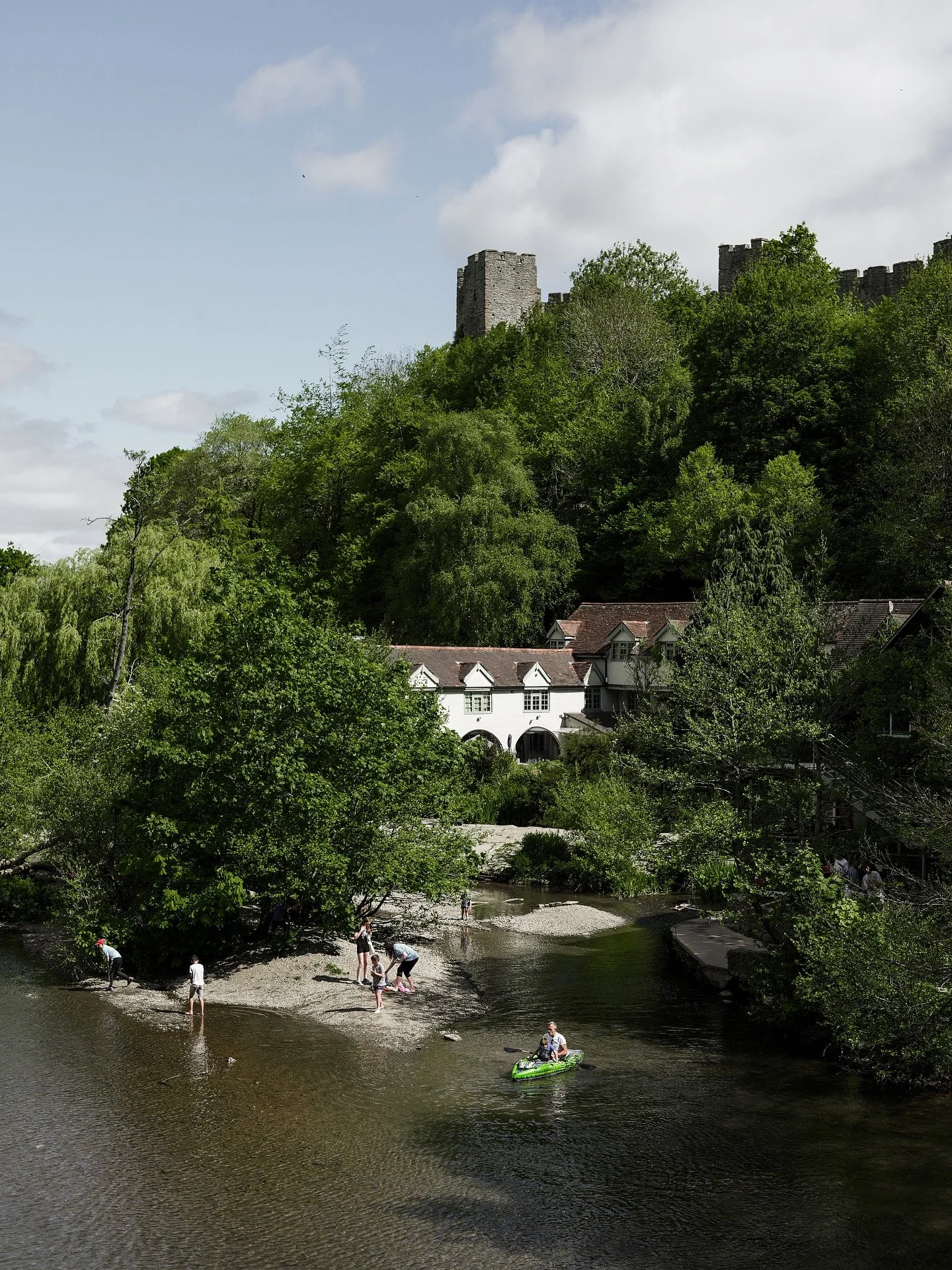 Ending August with a summer full of happy guests and plenty of sunshine at @dinhamweirhouse in Ludlow 🏰 🌞 

September brings us @ludlowfood festival and welcoming more guests to stay with us here in Ludlow 🗺️ 

#ludlow #holidayhome #uniqueplacesto