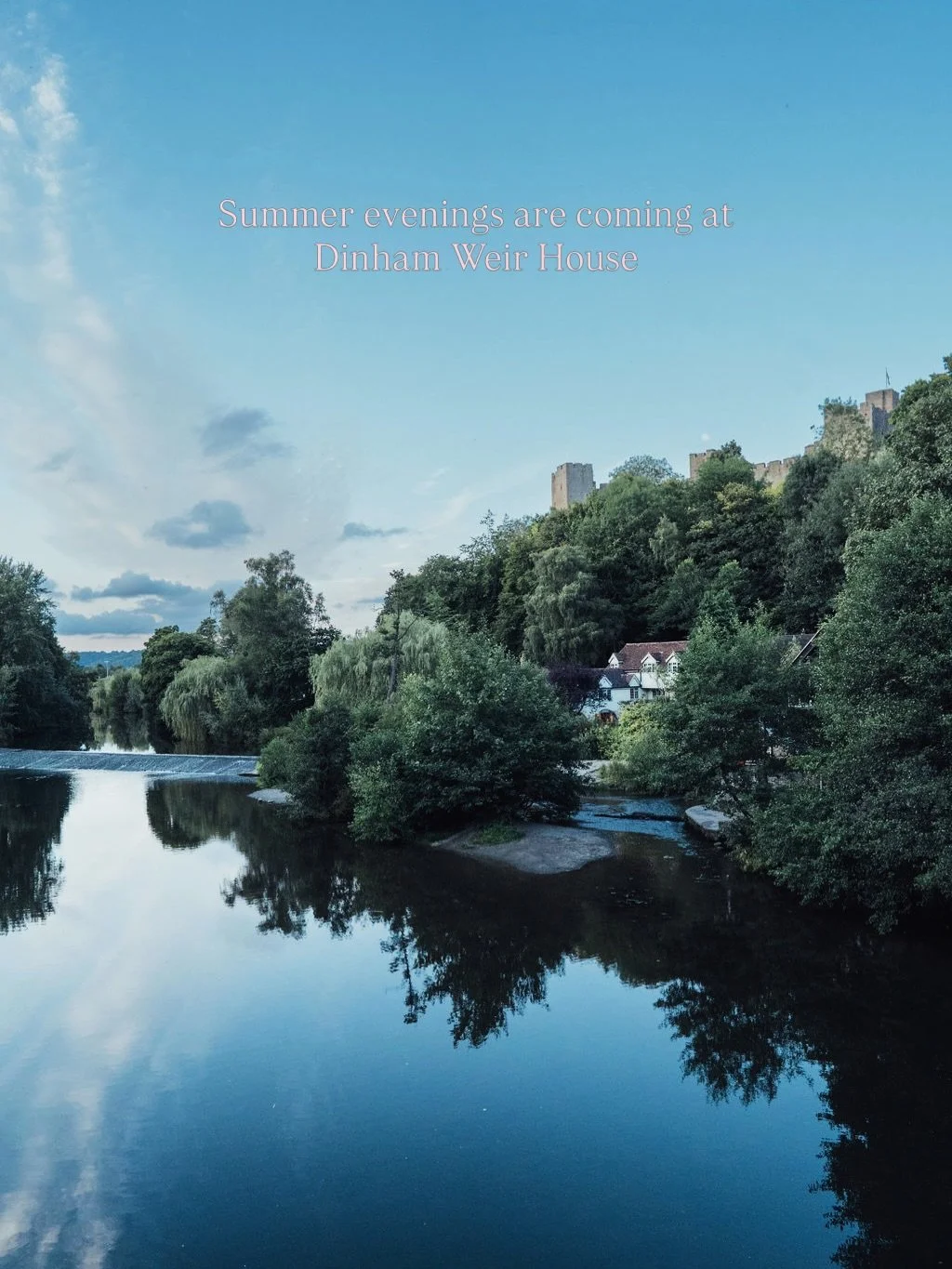 Starting to think about gathering your gang for a UK summer staycation this year 🌞 🍃 🏰 

☀️ Your Summer Escape Highlights at @dinhamweirhouse 

🛌 Spacious &amp; Stylish: 6 beautifully designed, en-suite bedrooms, many with individual living areas