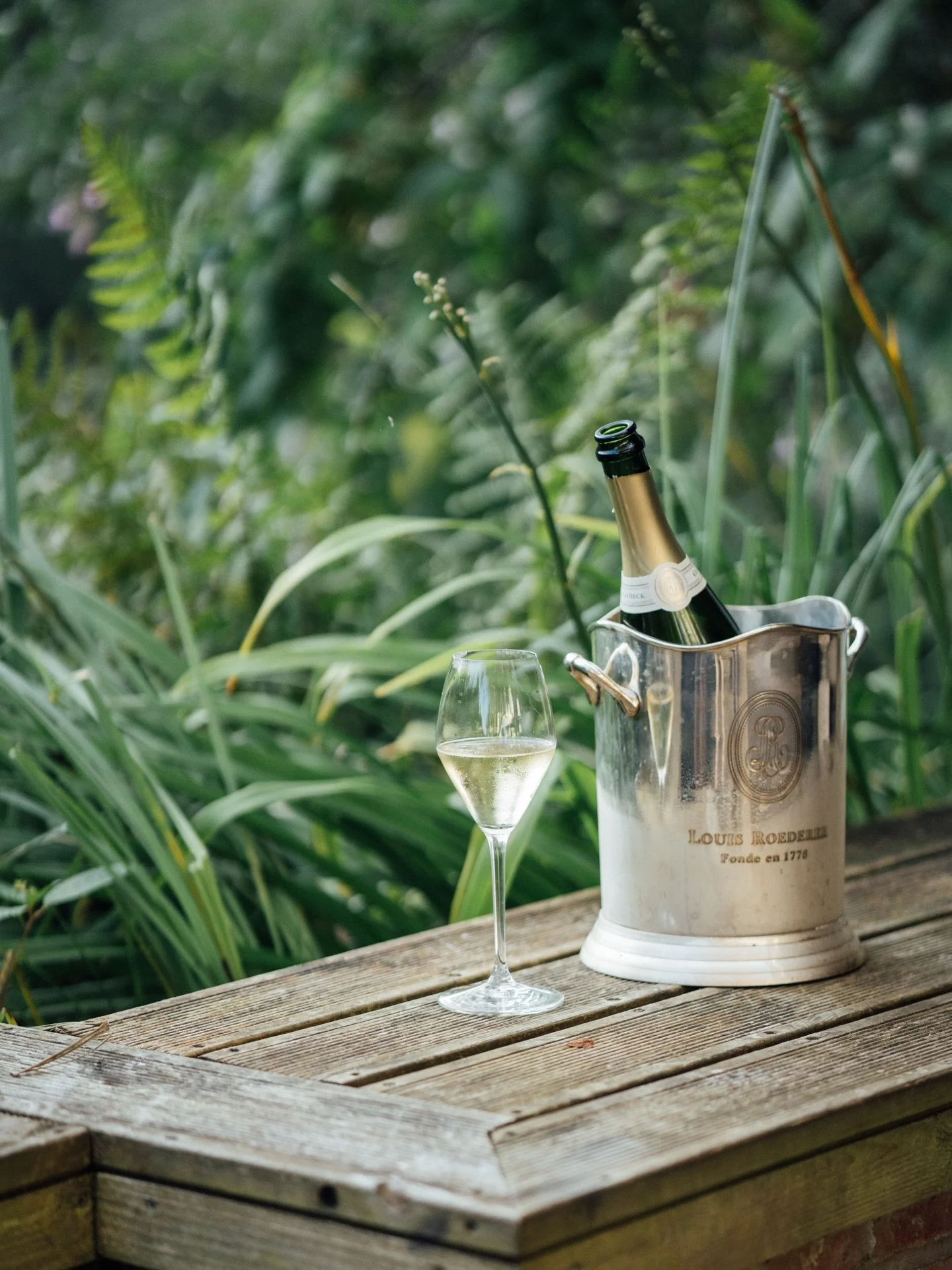 Happy Easter Weekend to all 🐣 🍃 🌞 

Wishing you all a wonderful long weekend and if you&rsquo;ve been thinking about a @dinhamweirhouse stay ~ head to our website to find out more and explore our availability as dates are selling out quickly 🗓️

