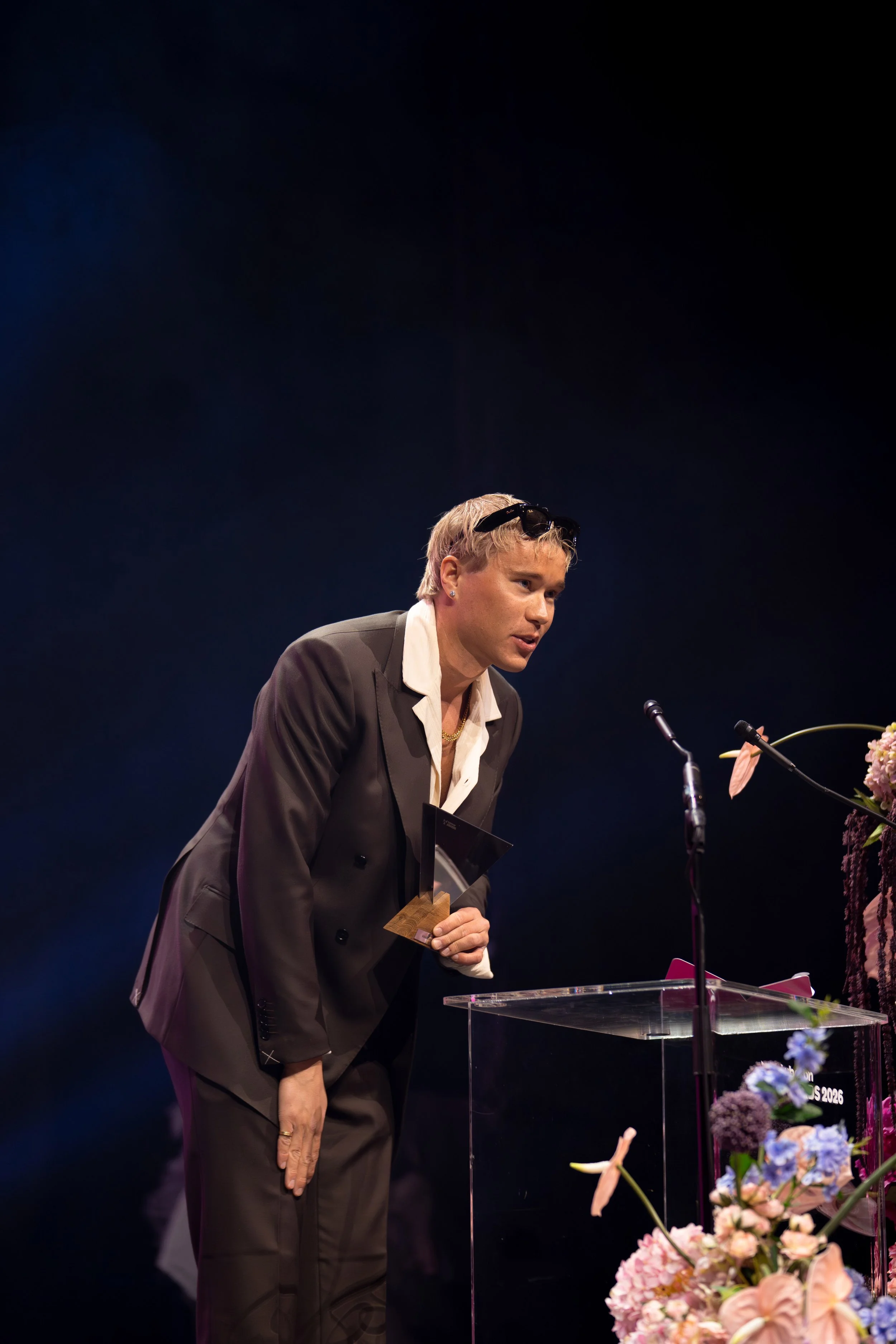 jaakko parkkali tubecon awardsin palkinnon jaossa