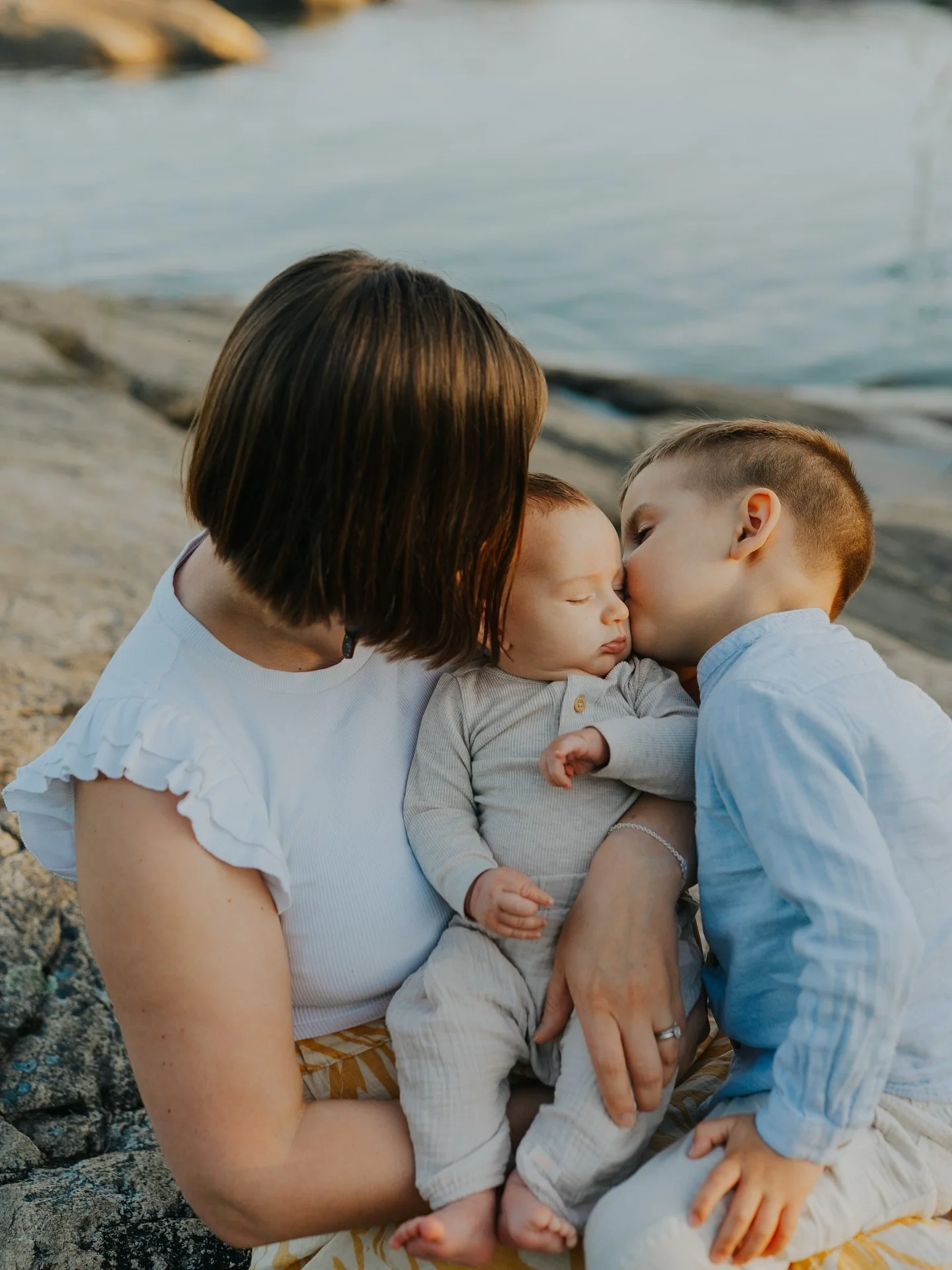T&auml;ss&auml; muutamat ekat maistiaiset t&auml;st&auml; galleriasta. 🌊  Viel&auml; l&ouml;ytyy kes&auml;lle muutamia aikoja etenkin iltap&auml;iviin. ☀️ Ilta-aikoja tais olla en&auml;&auml; pari j&auml;ljell&auml;. Nyt saatiin viel&auml; upeat kes