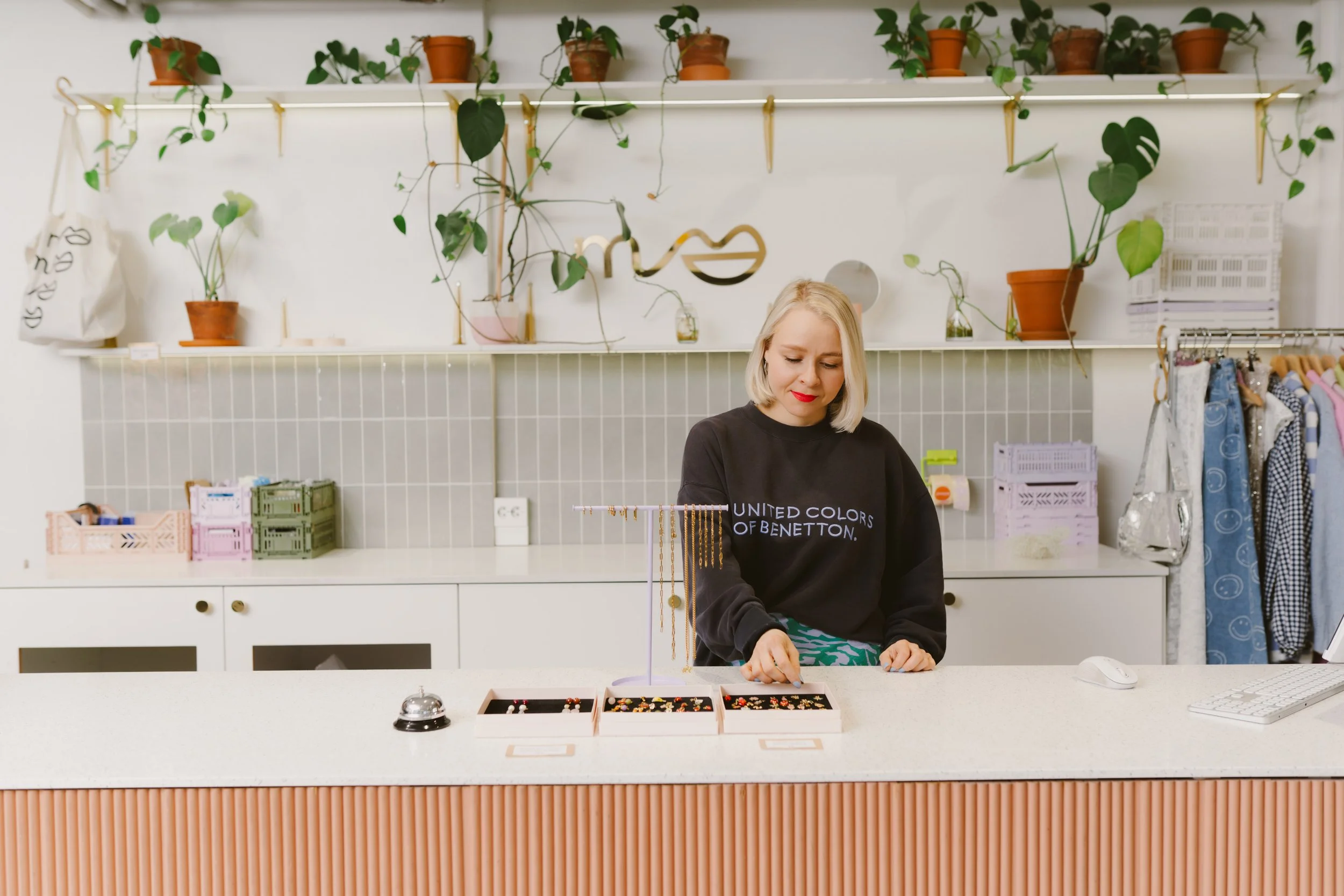 Maanantaimarketin persoonallinen ja värikäs brändikuvaus turussa.