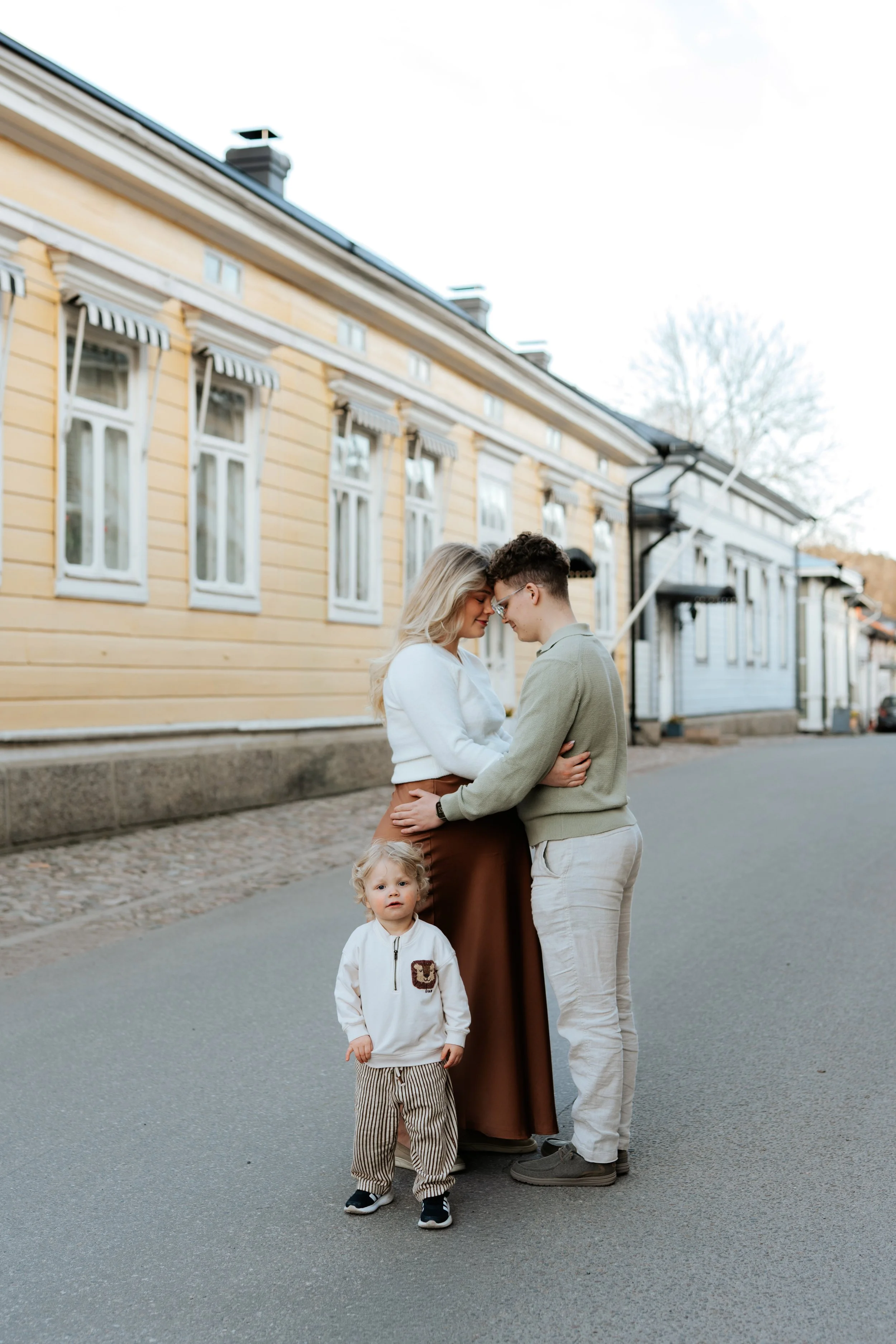 Luonnollinen odotusajankuvaus Naantalin vanhassa kaupungissa. 