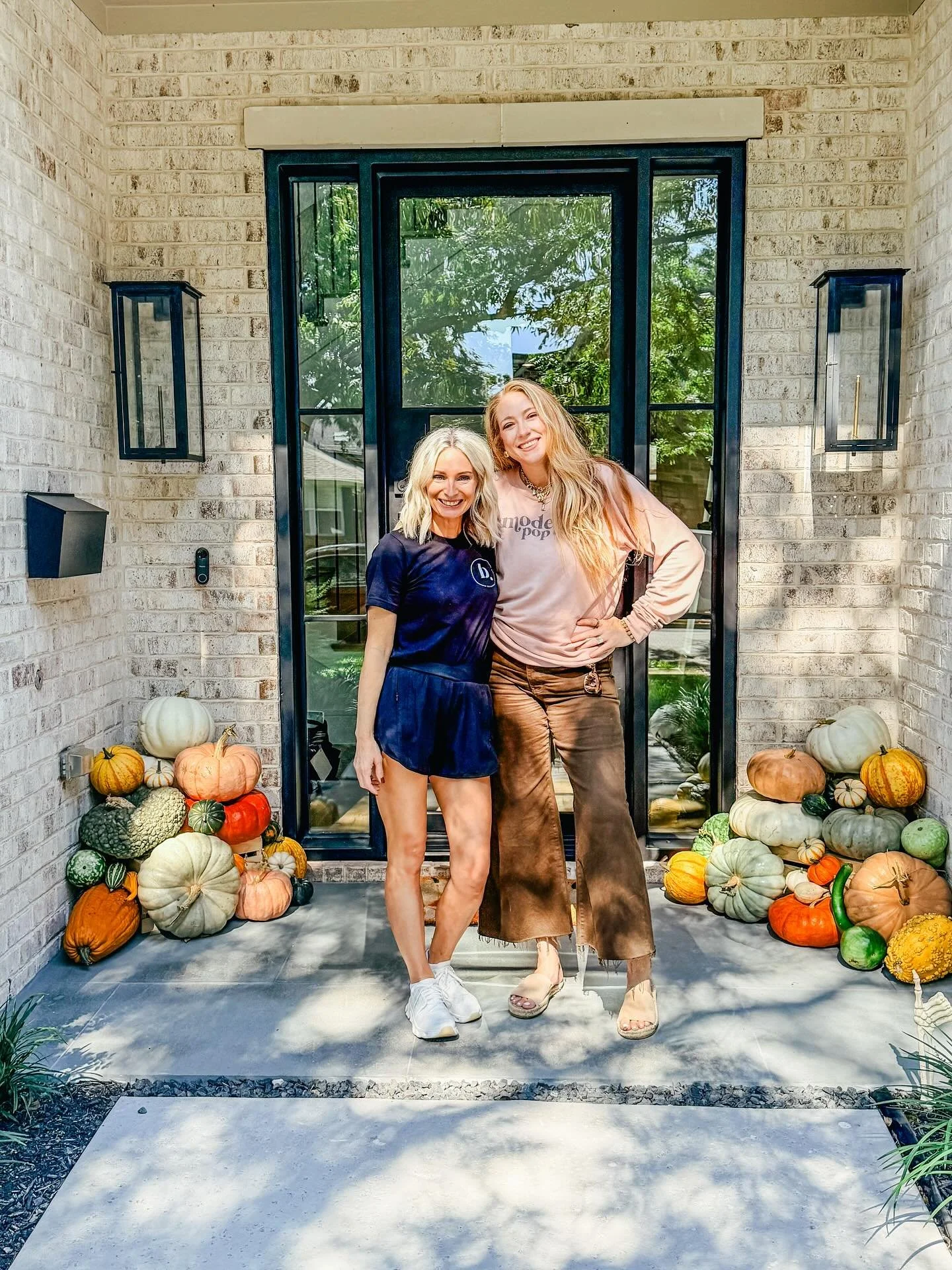 The Autumn Edit is in FULL SWING with @b.beautifullyorganized and @modernpopco + @balloonsandbeauty ! 🍂🍂🍂

If you&rsquo;re porch isn&rsquo;t ready for fall, don&rsquo;t worry girl, we&rsquo;ve got you. 🧡