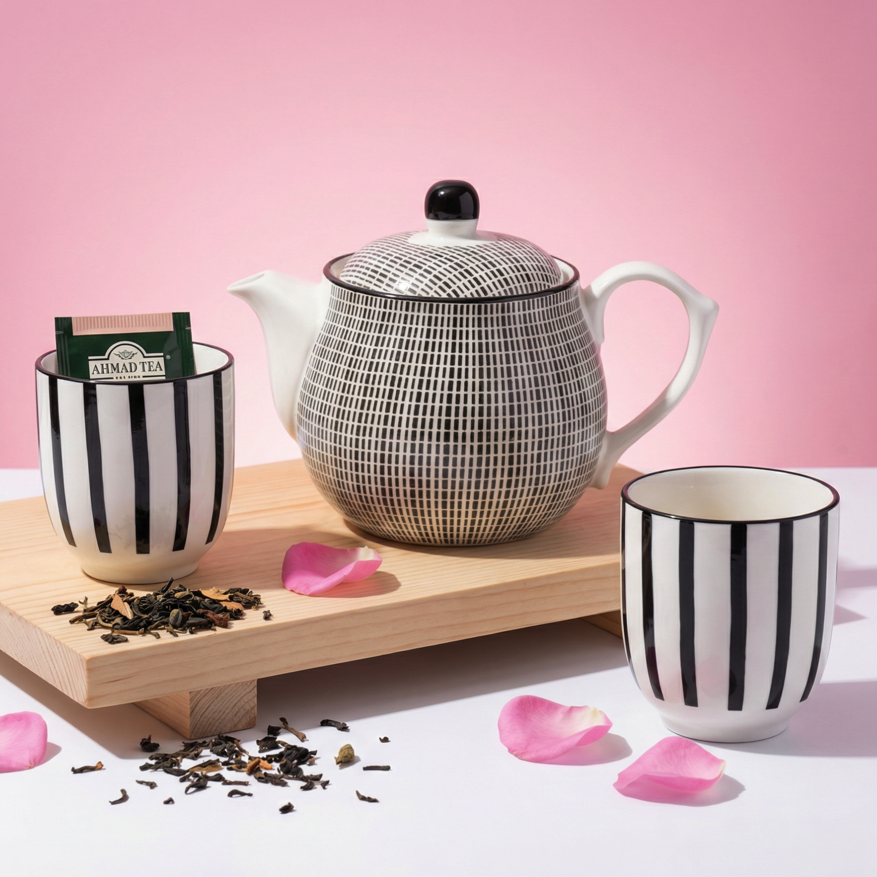 Teapot & Japanese Cups.png