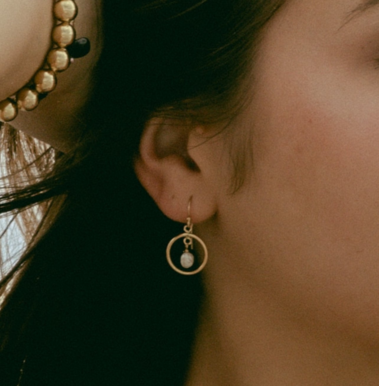 Morgana- Dangle Pearl Earrings