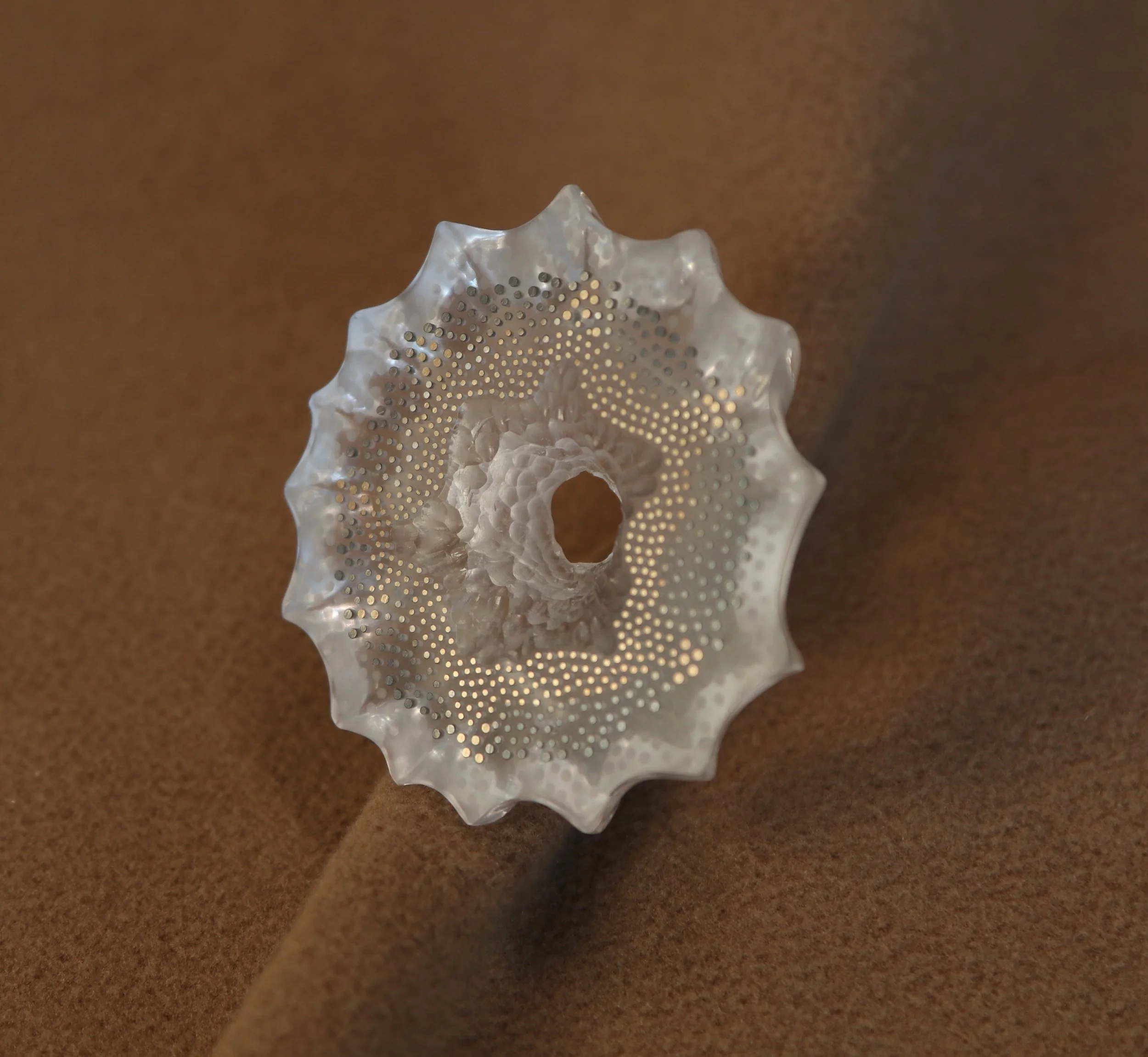 suss brooch side.jpg