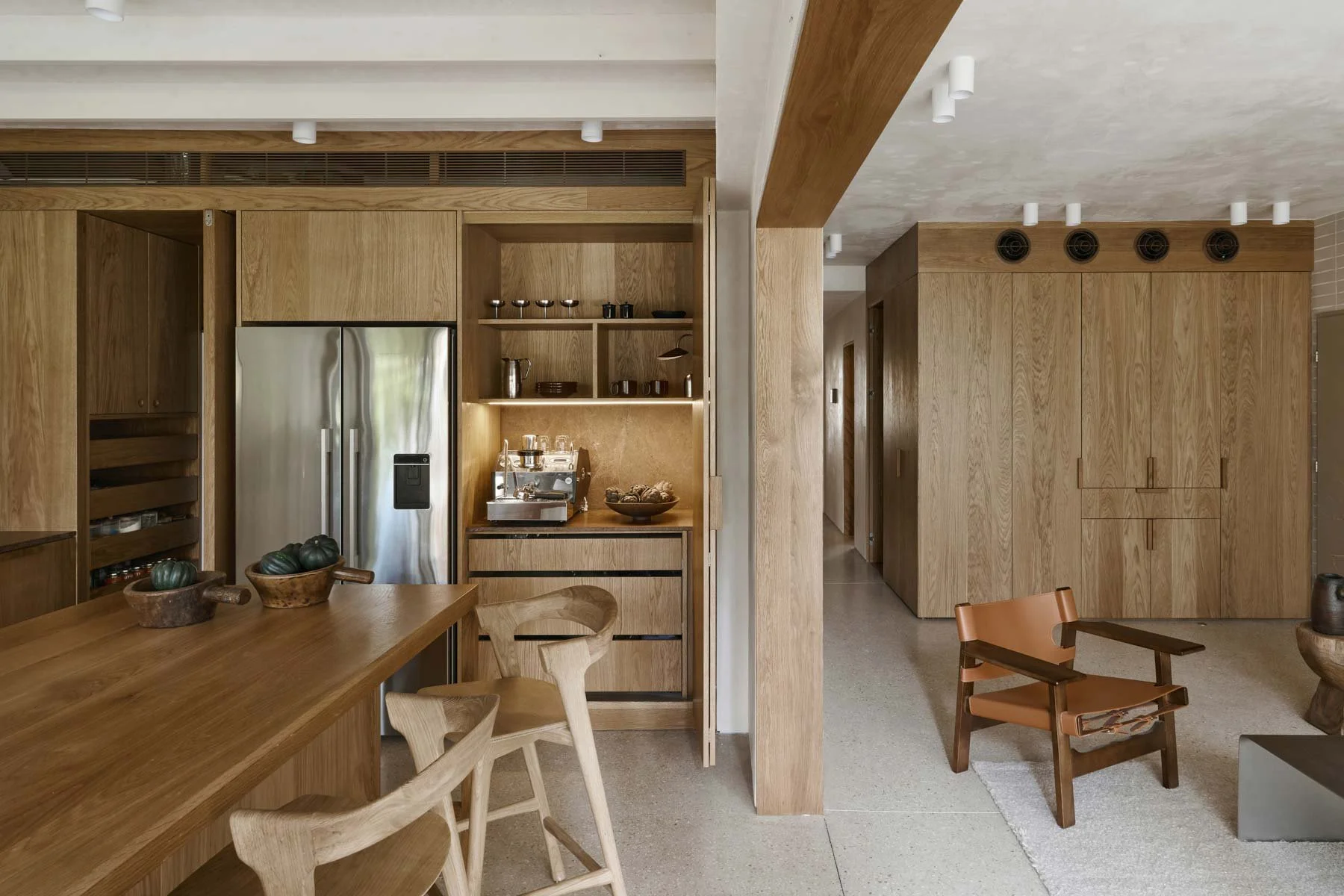 24Kitchen-cat62370.jpg