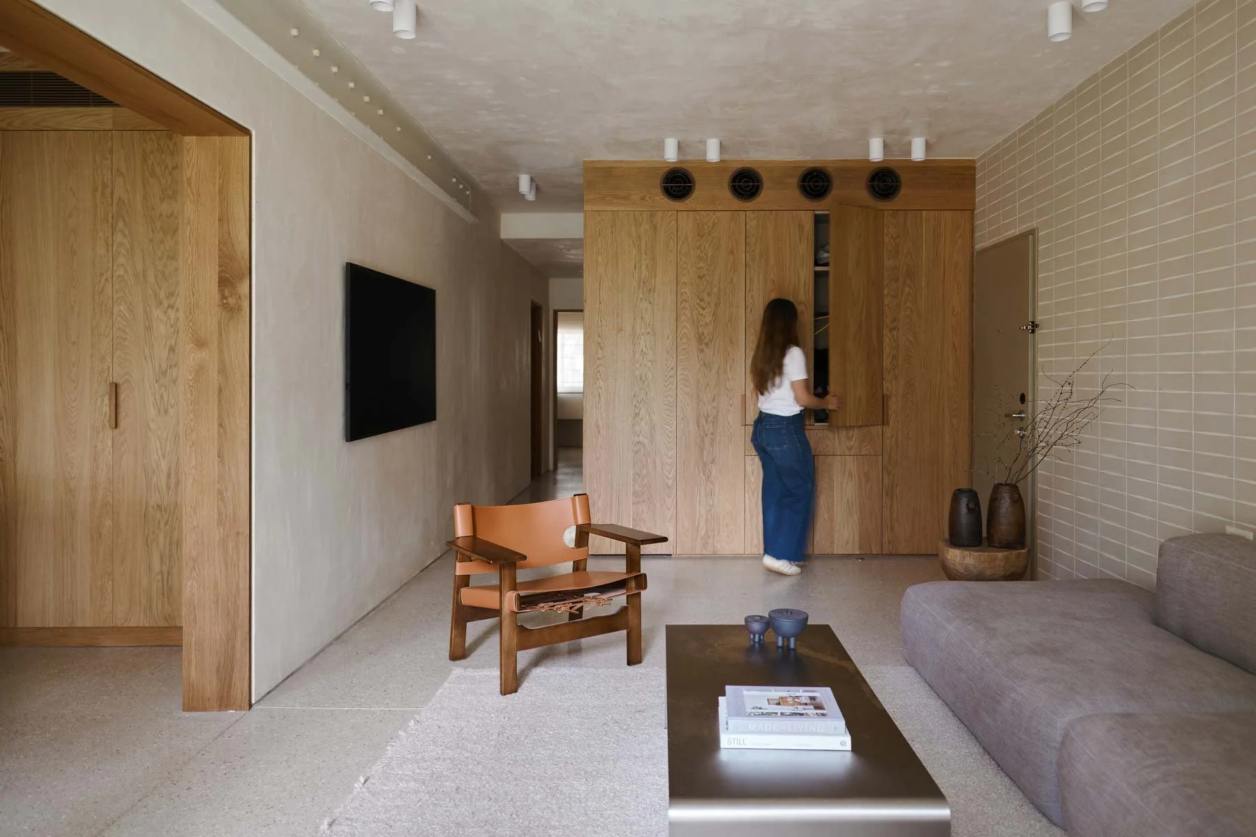 60LivingRoom-cat62193.jpg