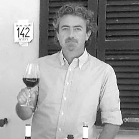 Luca Lanari: A Winemaker rooted in craft, carved by the Sea