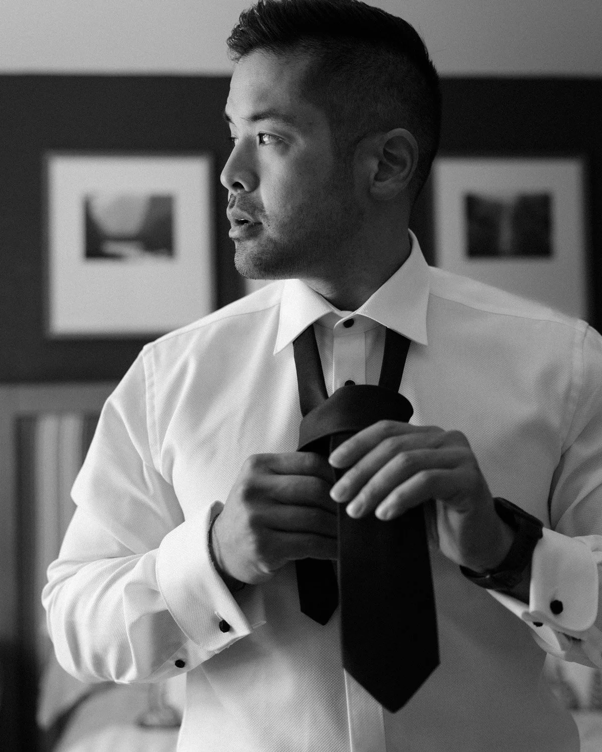 Queenstown-elopement-groom-tie.jpg