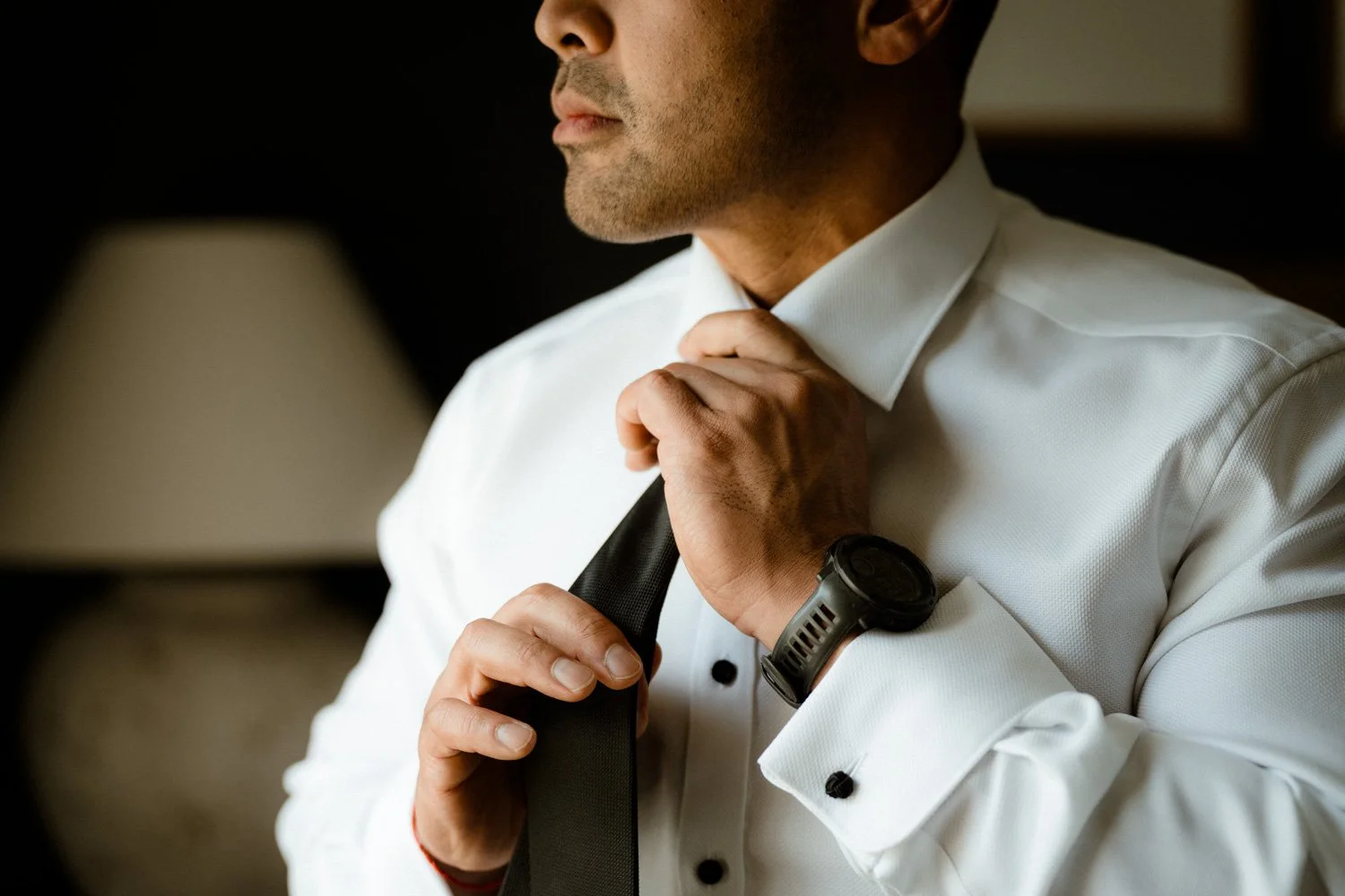 Queenstown-elopement-groom-getting-ready-photo.jpg