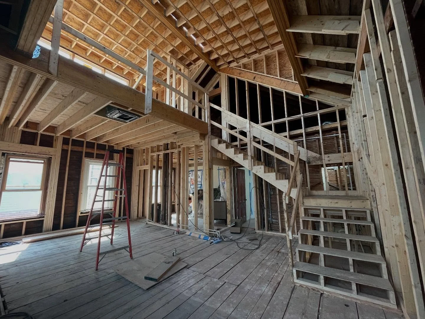 Sneak peak into a sexy new renovation project. Opening up an existing 3rd floor walk up into a double height space with a lofted mezzanine. Oh, and 180 views into Casco Bay?! Yes please! @oceanside_construction