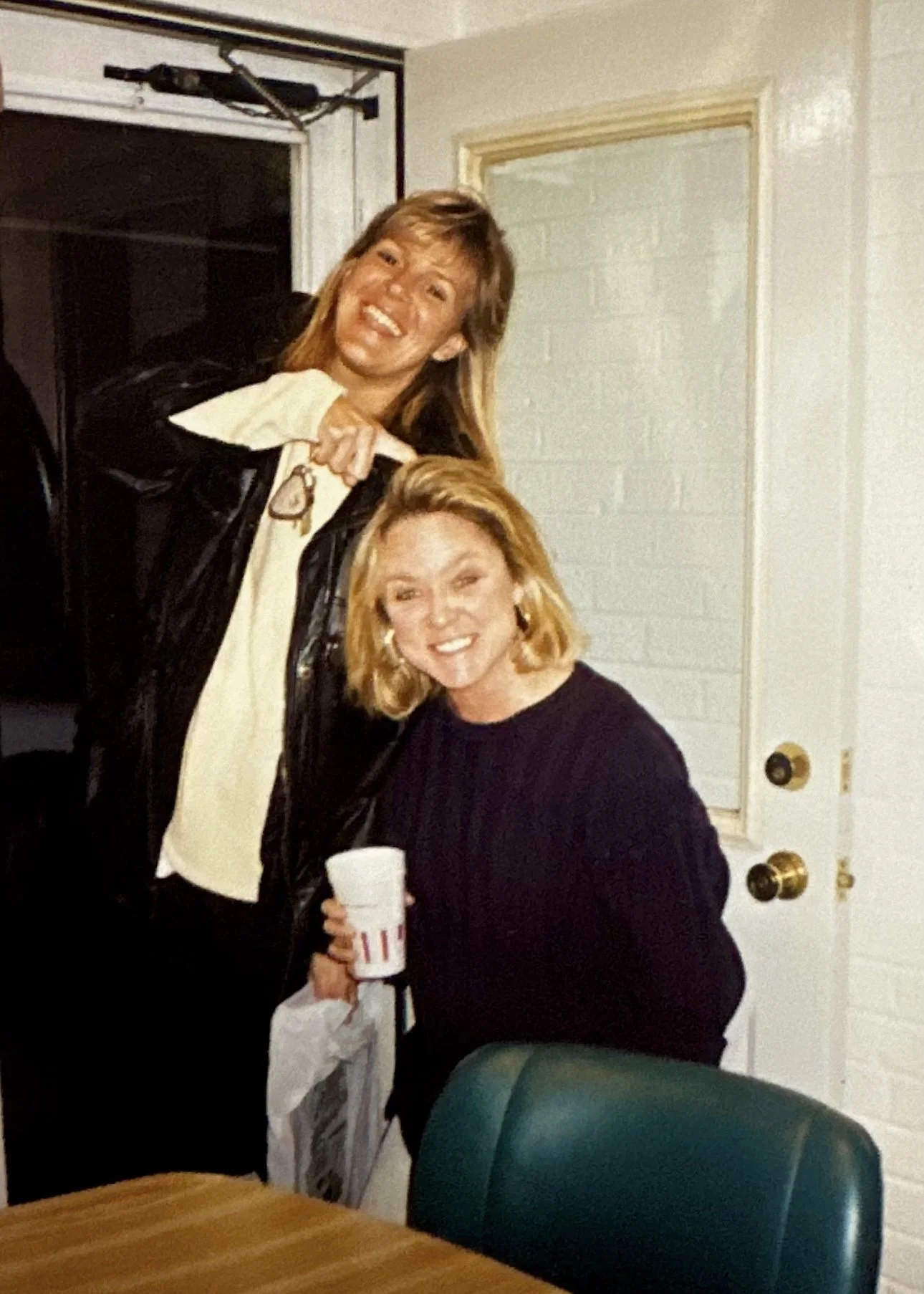 My mother and her best friend in college 💖 