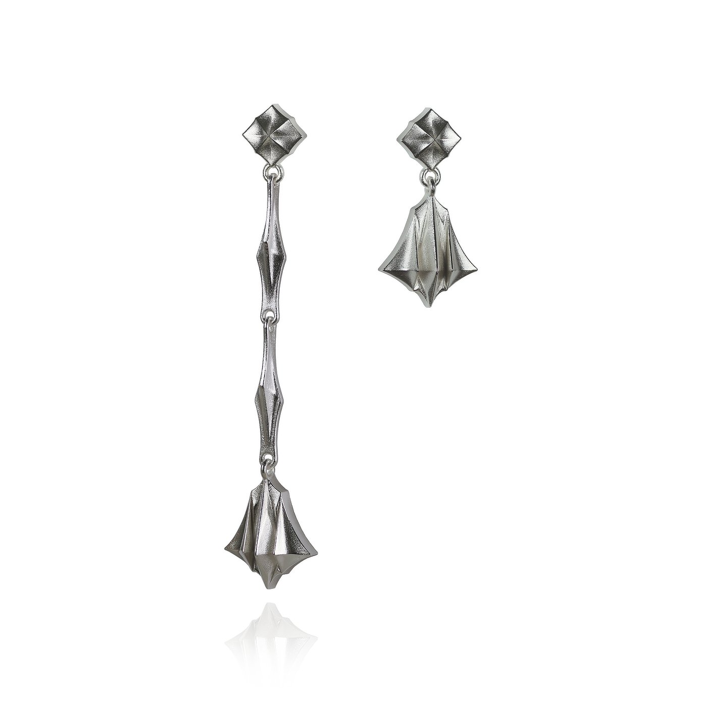 VALTA/ asymmetrical earrings