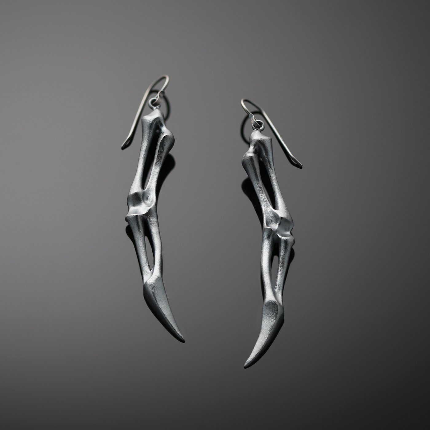 RANKA/ plain, long earrings (black edition)