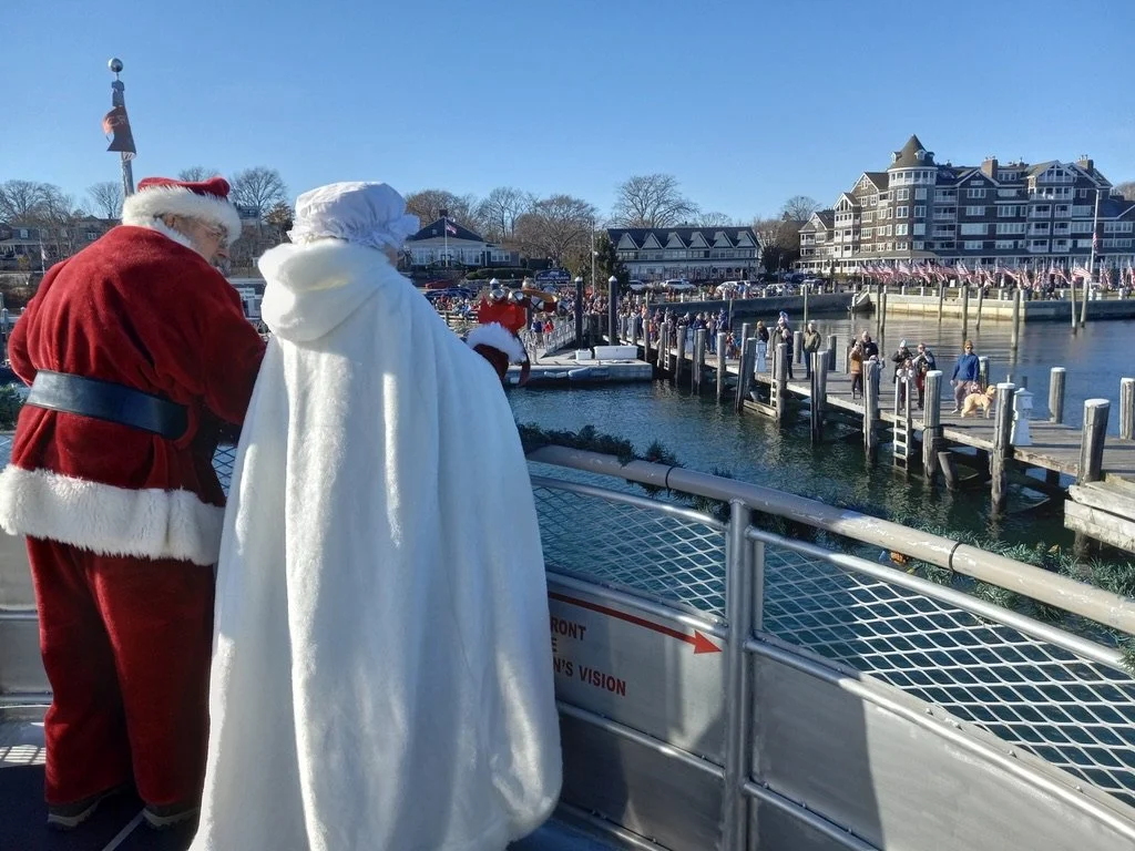 Santa & Mrs. Claus Arrive in Jamestown!