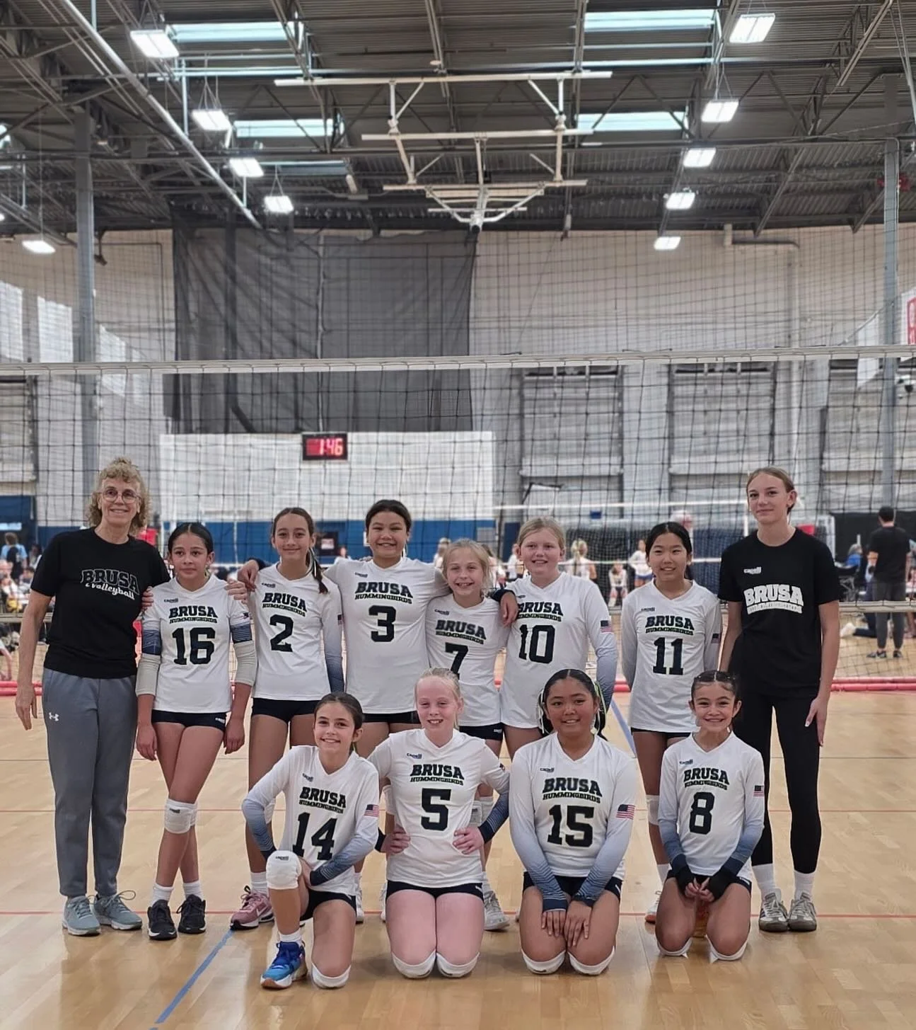 💫 11 Ana 💫

They might be tiny but they are mighty 💪
Our 11 Ana girls went 4-2 at their first tournament of the season!! 
Way to go girls💚