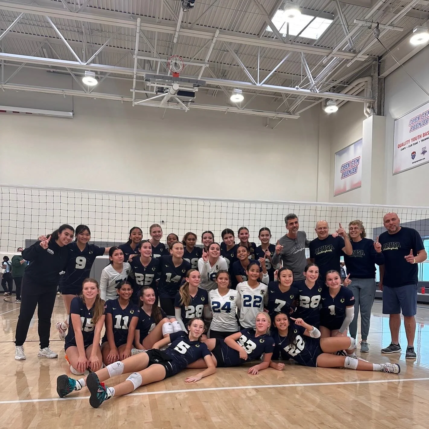 All support between our 14 Premier teams!
BRUSA strong 💚