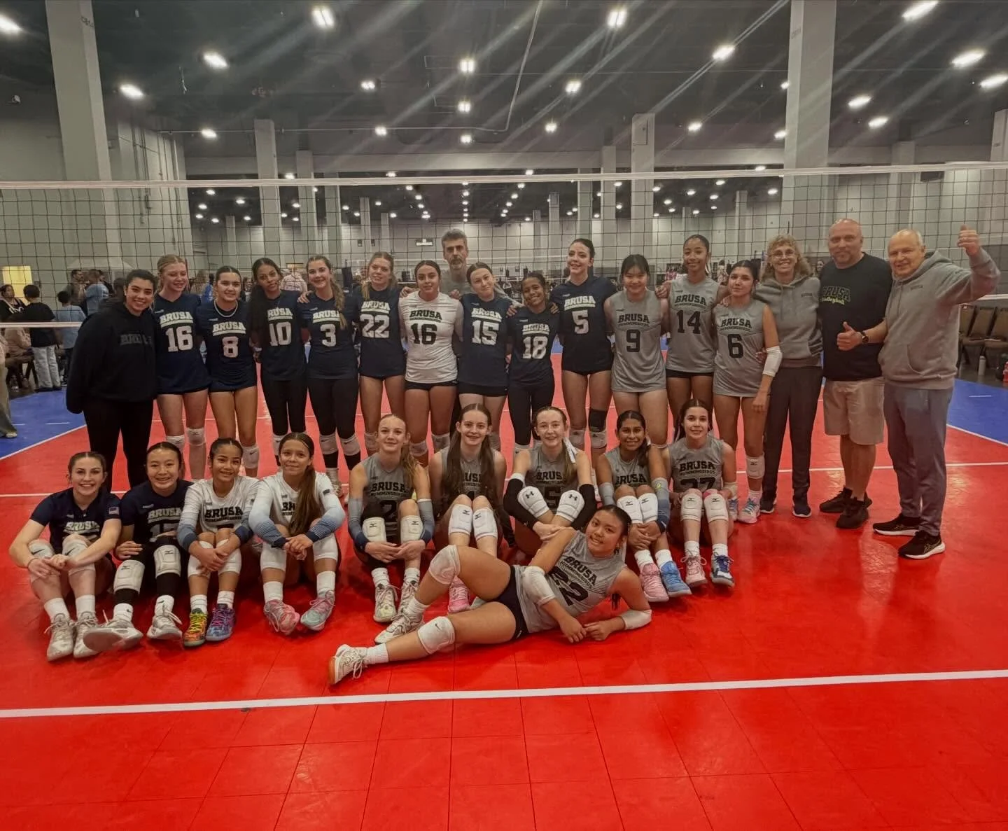 14 Fiapo and 14 Mauro competing against each other in Vegas and both moving into the GOLD bracket for the final day of play tomorrow💪

Good luck girls and coaches 🍀