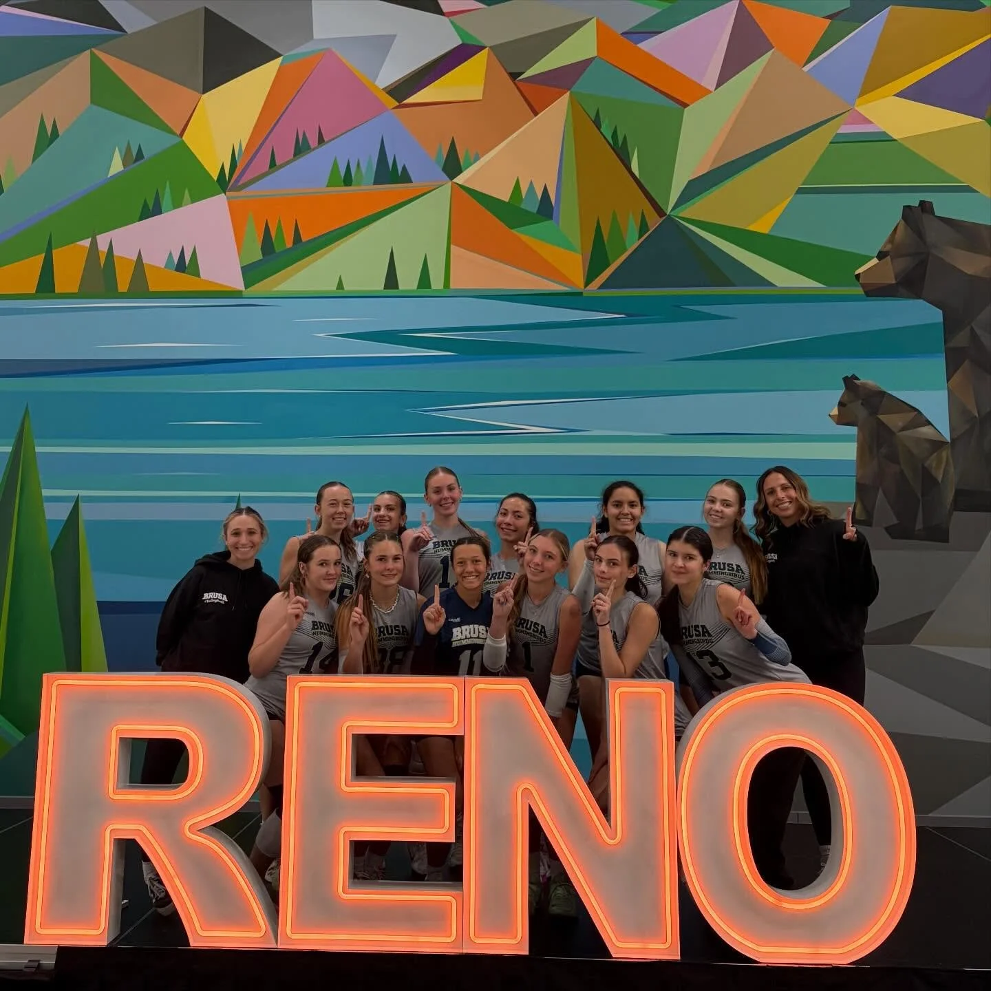 Congratulations to 15 Madison &amp; Des for going 3-0 on their first day of play at the Far Western Qualifier 🔥