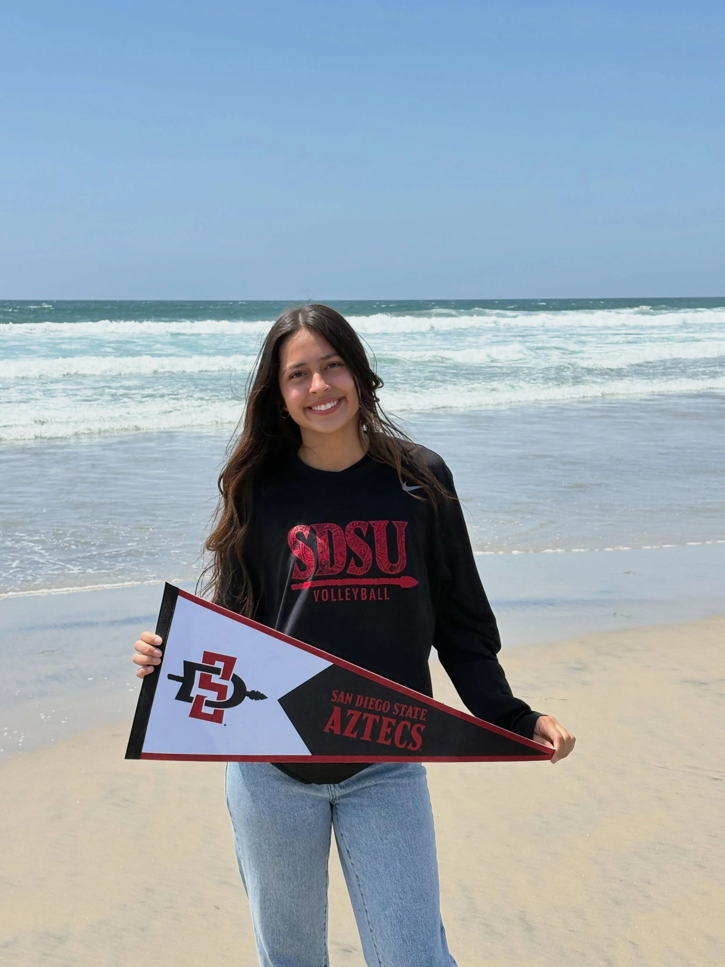 🚨 COMMITMENT ALERT 🚨

Congratulations to Stephanie Gonzalez from our 18 William on her commitment to further her Athletic and Academic Career at San Diego State University!

Her hard work, leadership, and dedication to the game has opened this incr
