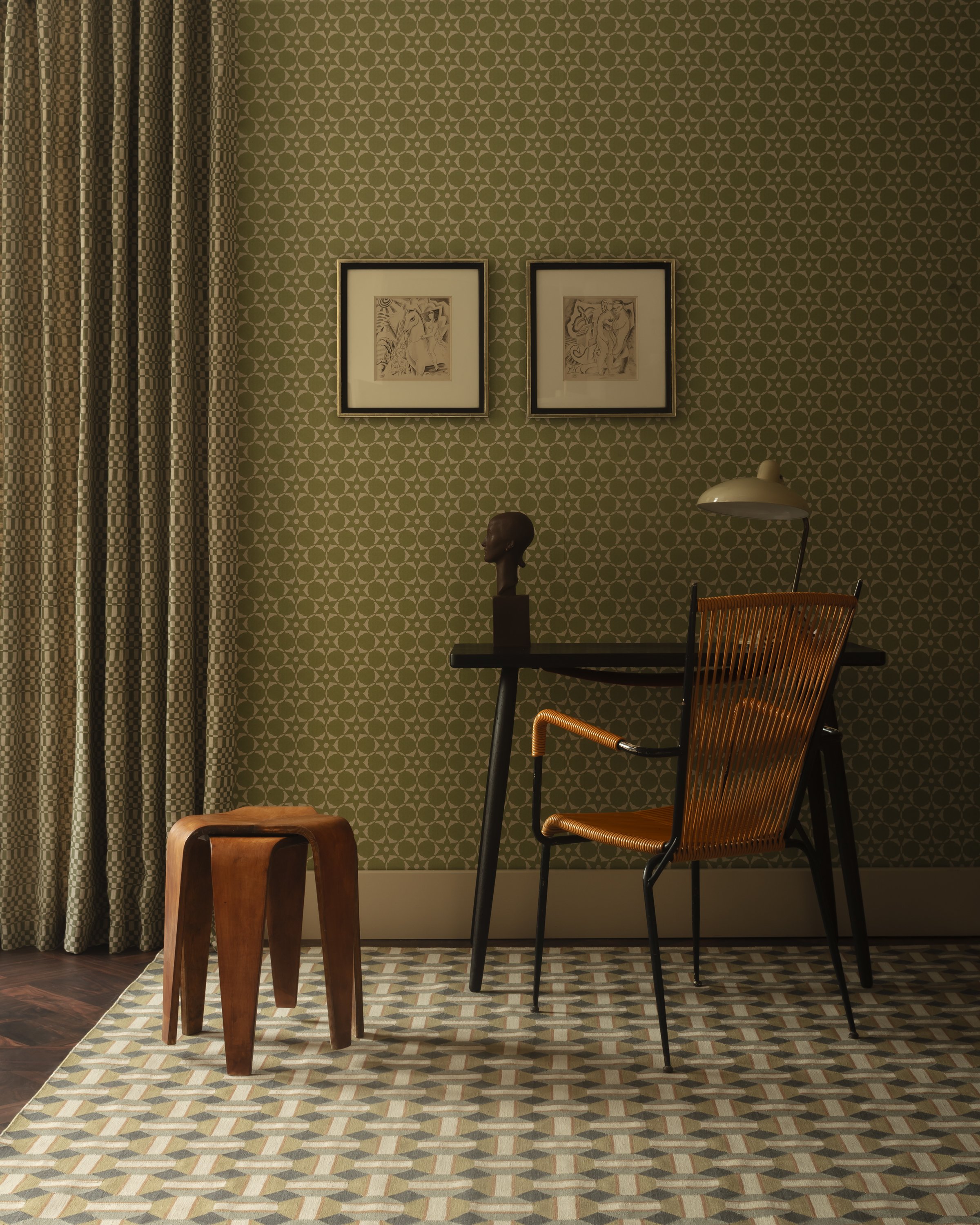 OPTICALITY COLLECTION_ILLUSIONS LENSE BLUE SMOKE SILK DHURRIE_FCO JADE WALLPAPER_LIFESTYLE_PHOTO_OSKAR PROCTOR_PROPS_HOWE_ADAM BRAY_GALVIN BROTHERS_8 HOLLAND STREET_PR RES.jpg