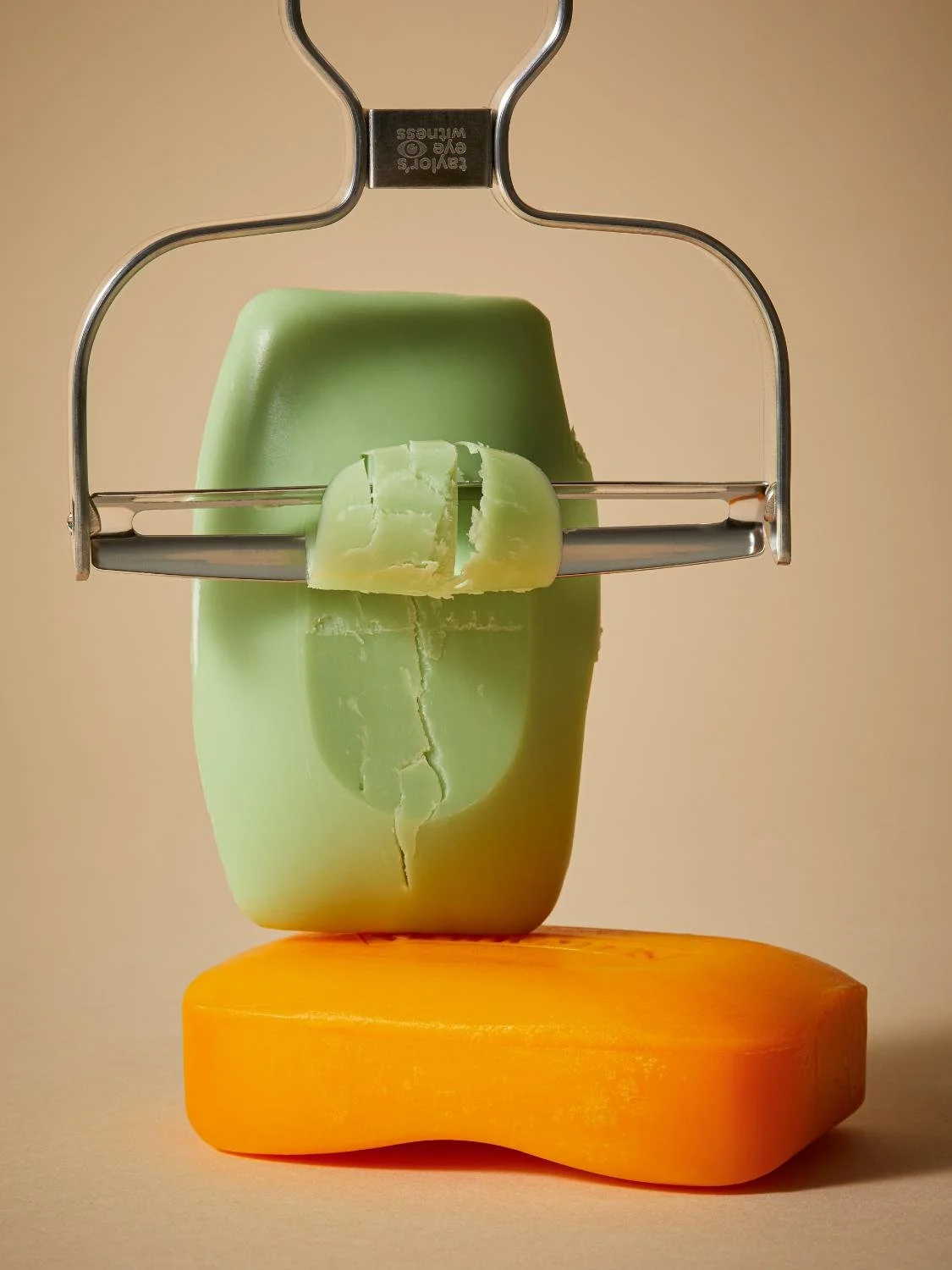 Camilla Wordie - STYLIST & CREATIVE ART DIRECTOR