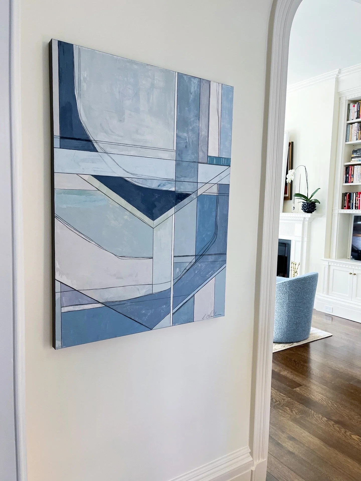 Nothing better than seeing a painting settle into its new story. &hearts; Thank you @libbysilvia_artstyle for connecting my work to the perfect space &hearts;