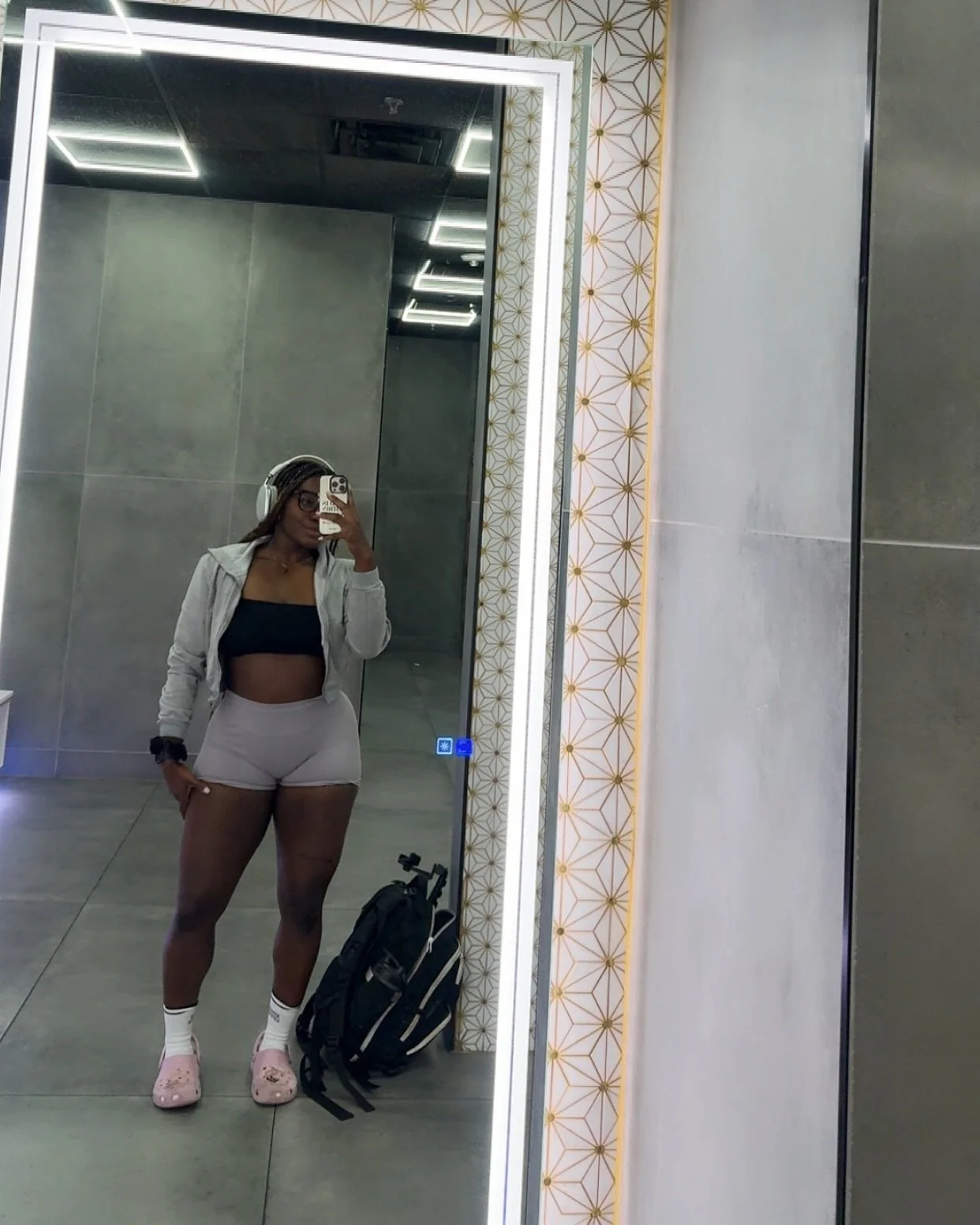 weekend photo dump 💪🏽 @absoluterecomp
Tried a new gym and I think I’m in love 😍🔥
New vibes, new PRs, same grind.
#GymGirlChronicles #gymtok #NewGymWhoDis #FitLife #gymdump #batonrougefitness #batonrouge #blackwomendoworkout #gymlife #abs