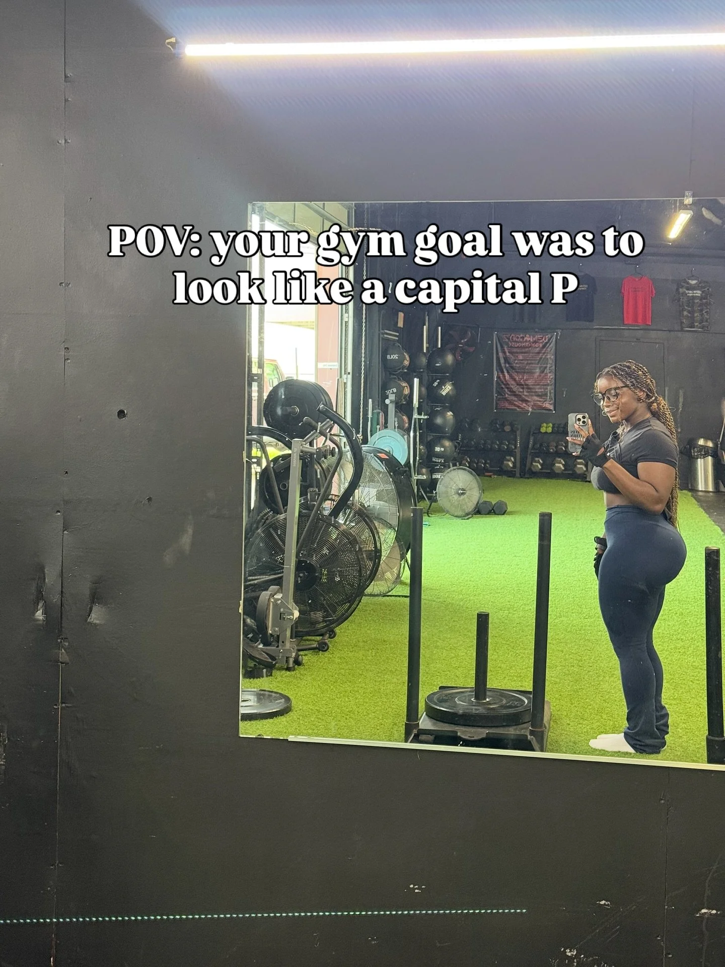 it look years to get here but the waist-hip-ratio contrast is there >> this is the heaviest I will be for the year as I go into my body recomposition phase and focus on decreasing my body fat!
sis, we have 4 months left in this year! Get up an