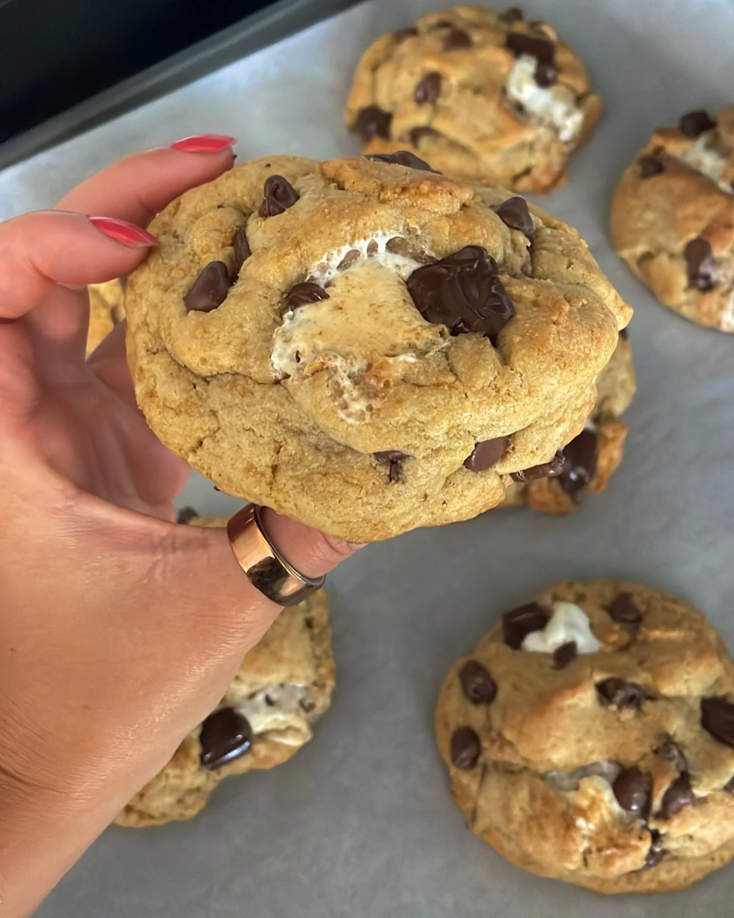S&rsquo;more giant cookies, less Sunday scaries🤭😋

#amishbakery #cottagefoodbaker #locallymade #bakedgoods #madefromscratch #baker #foodporn #shoplocal #tampa #giantcookie #smores